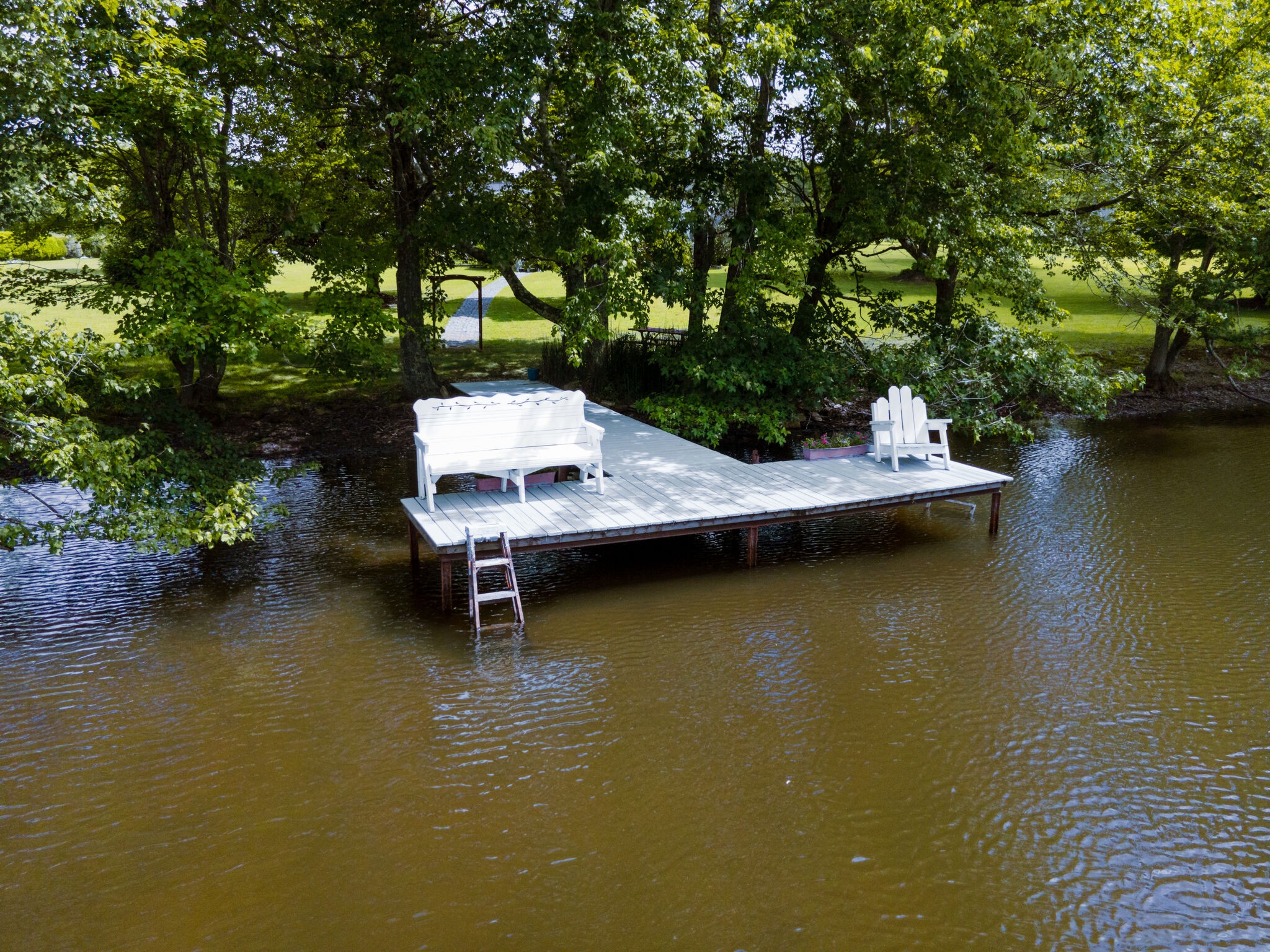 180 White Rd