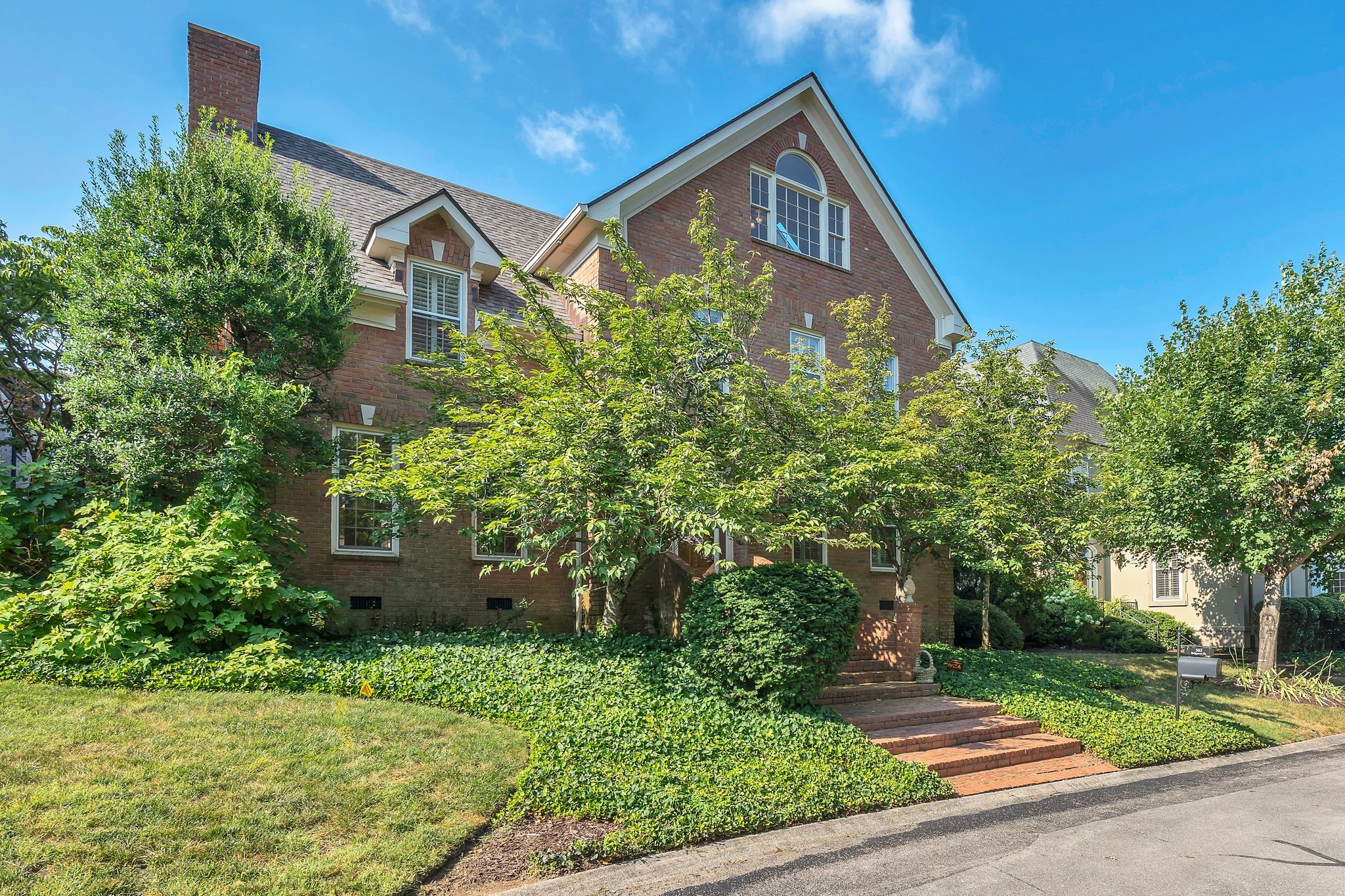 503 Belgrave Park