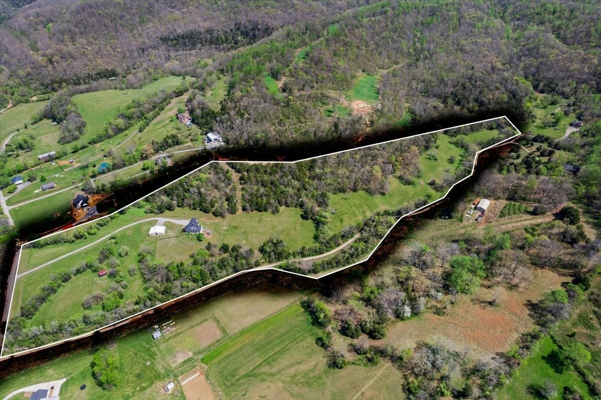 216 Old Wolf Hill Rd