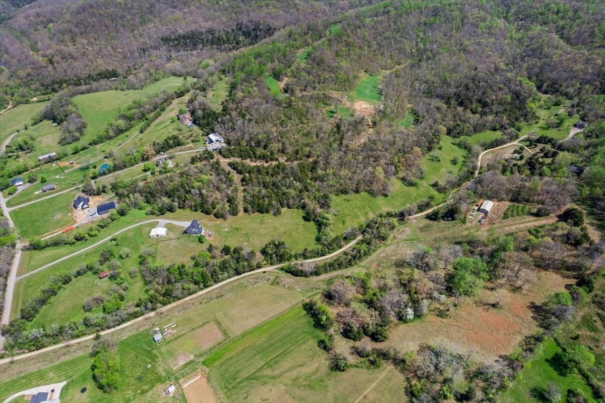 216 Old Wolf Hill Rd