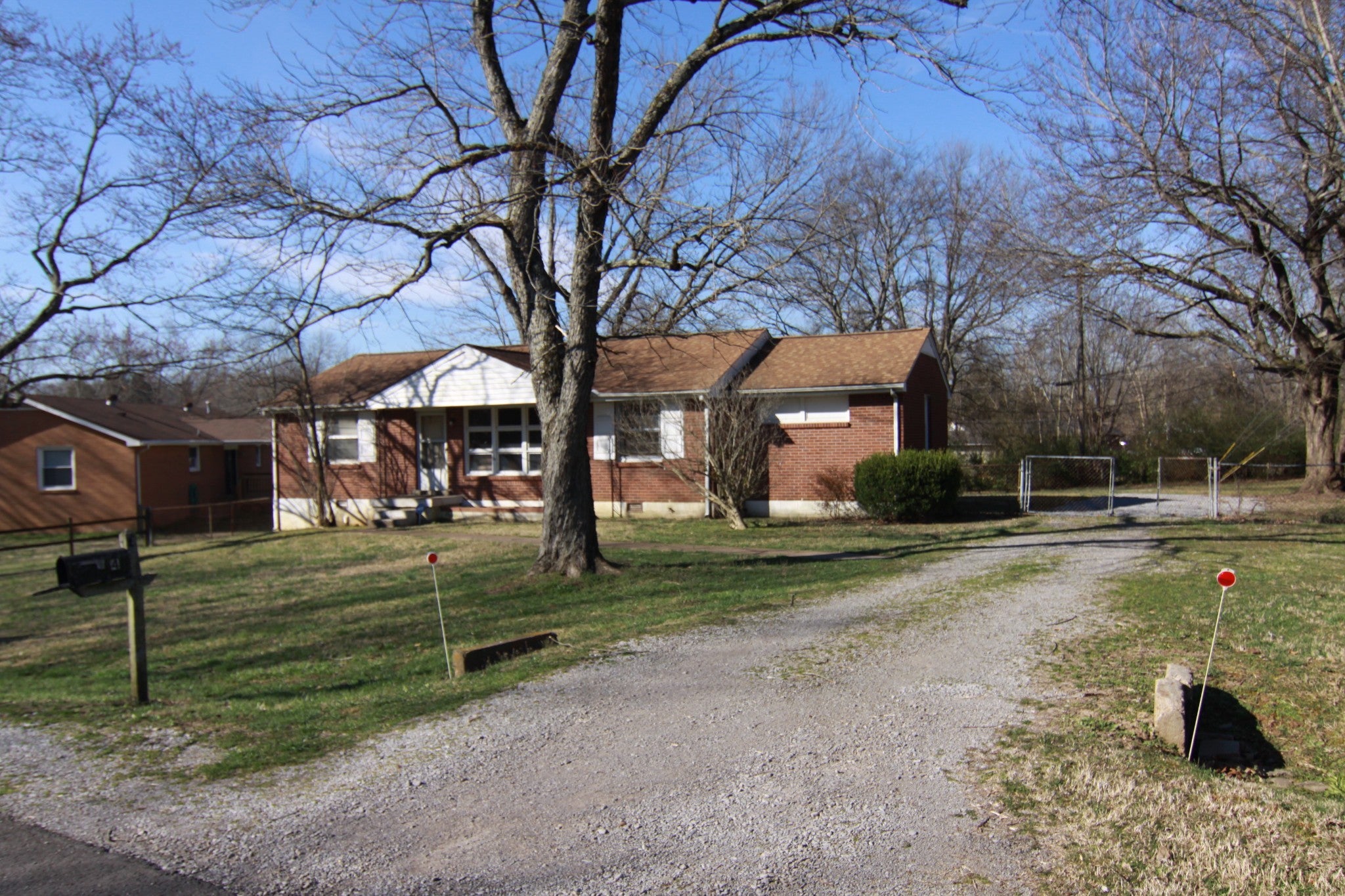 4 Hillsboro Rd
