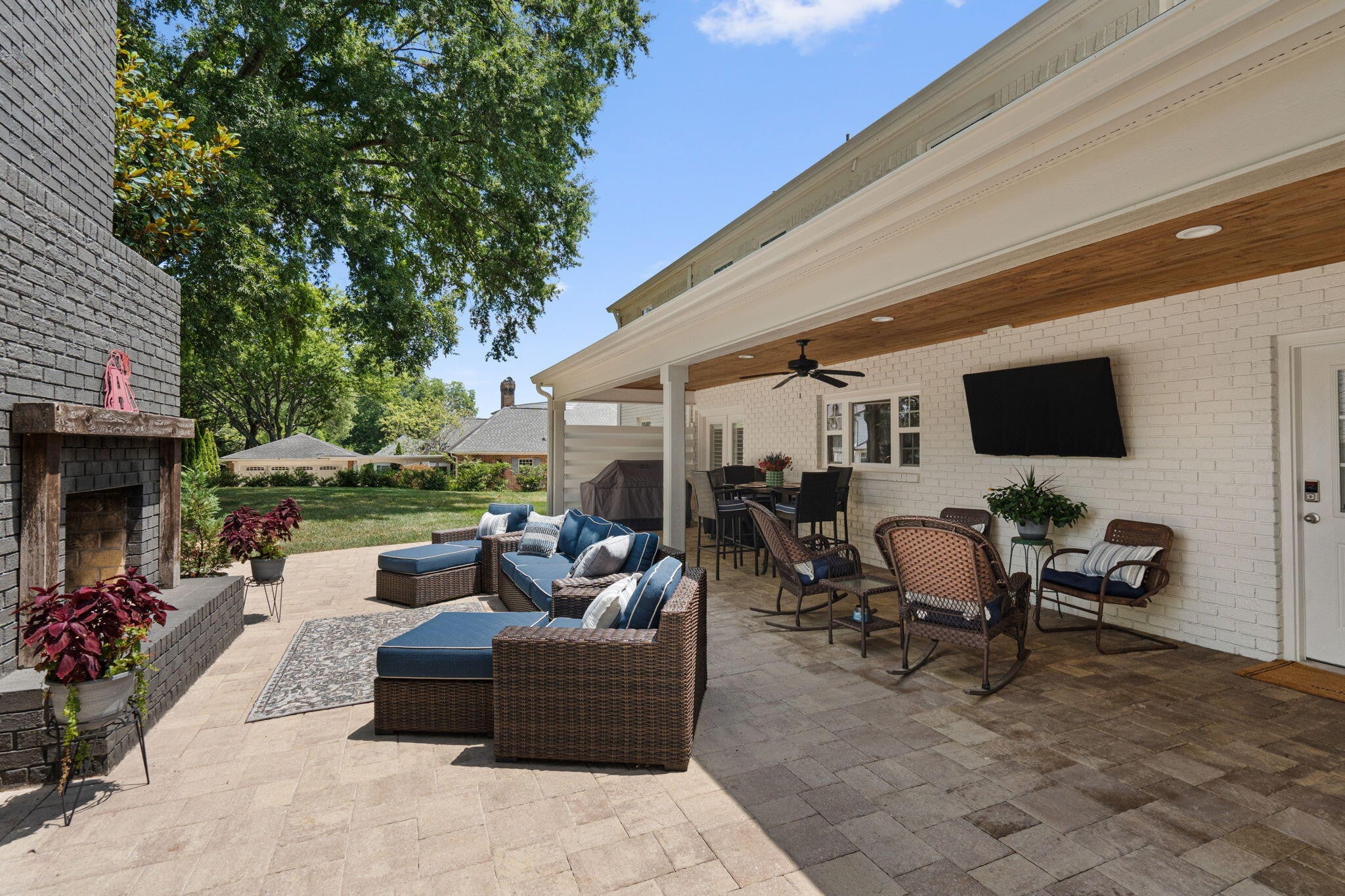 2235 Harris Circle NW