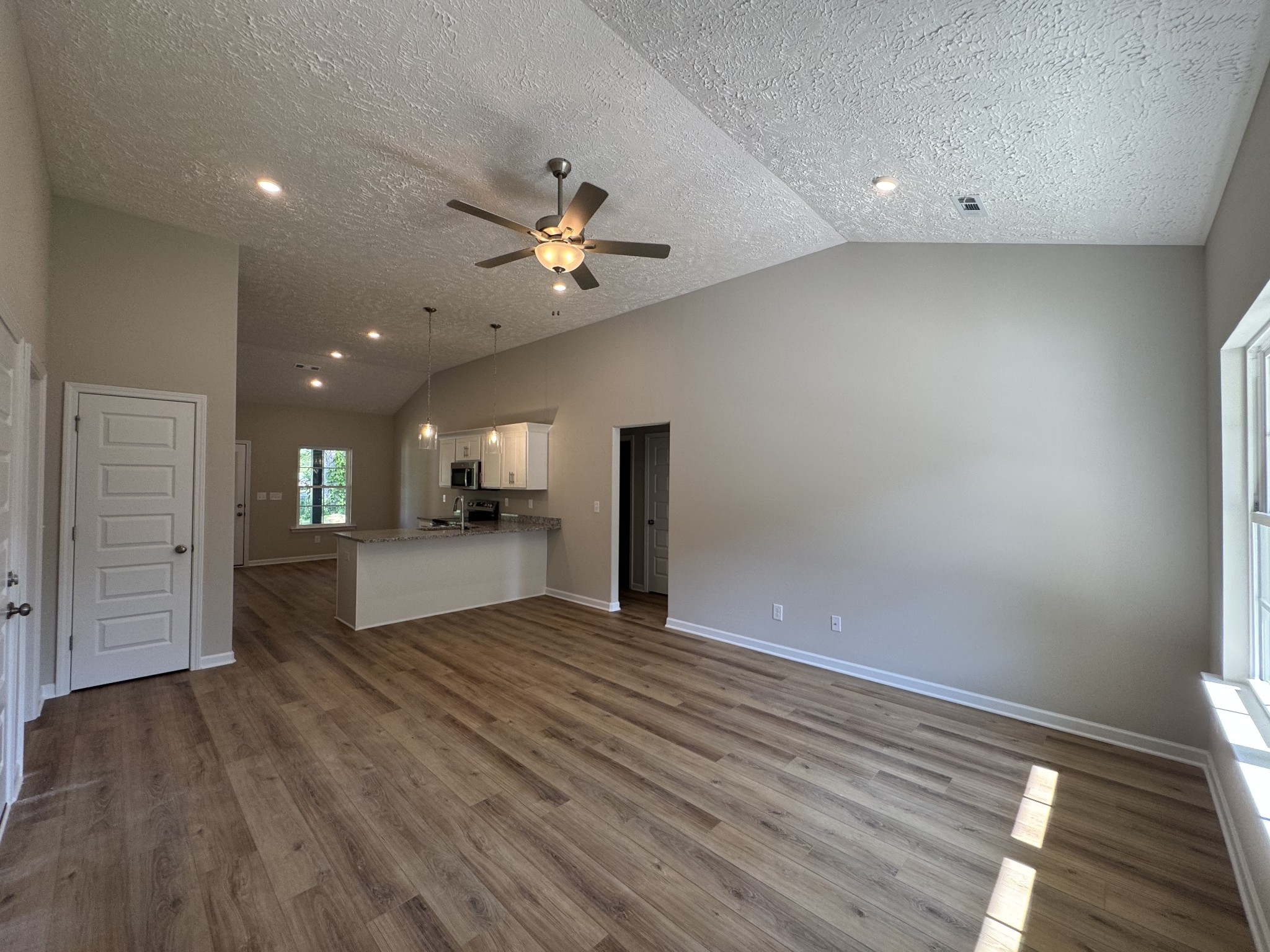 37 Laurel View St