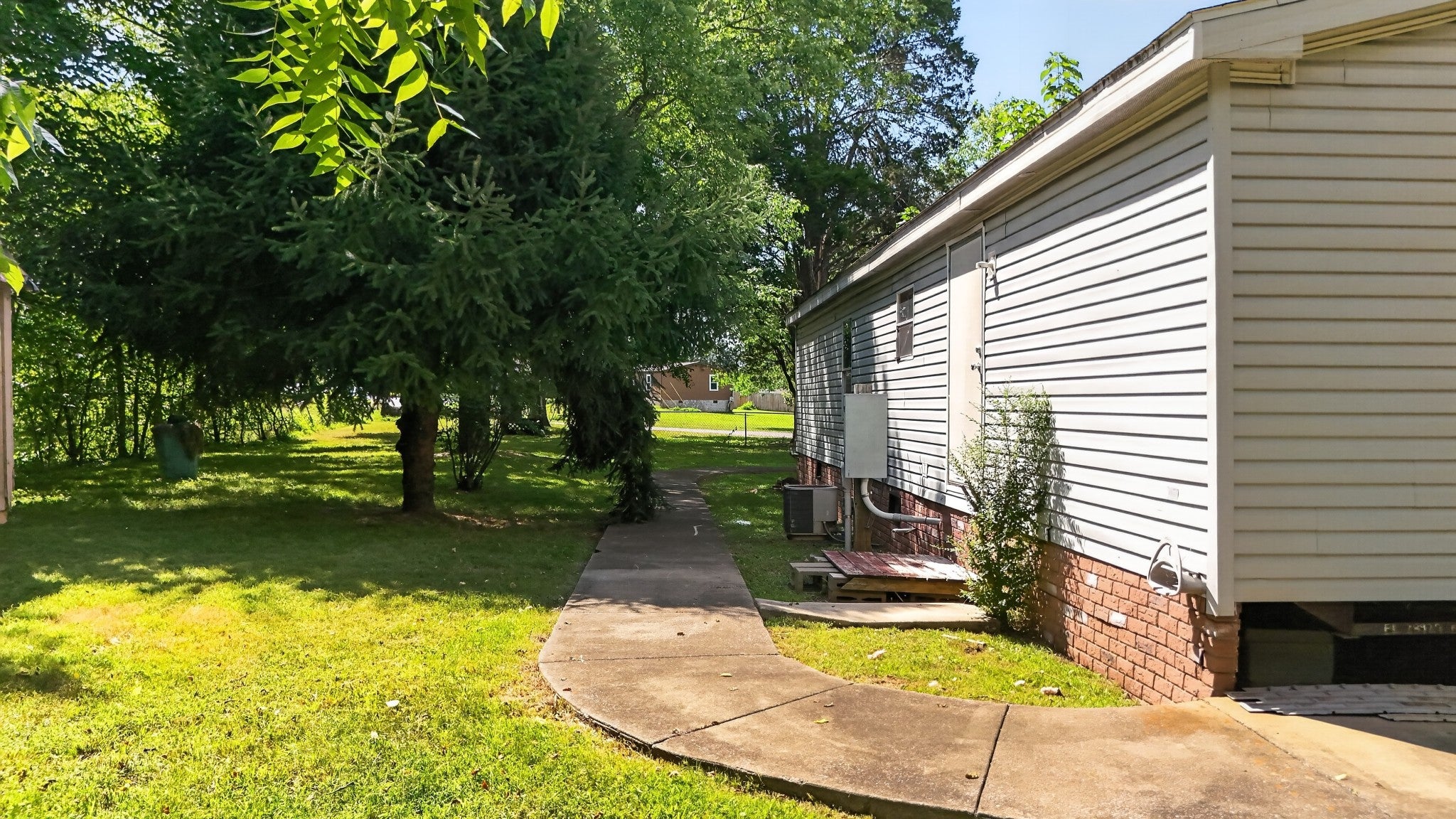 4884 Blackman Rd