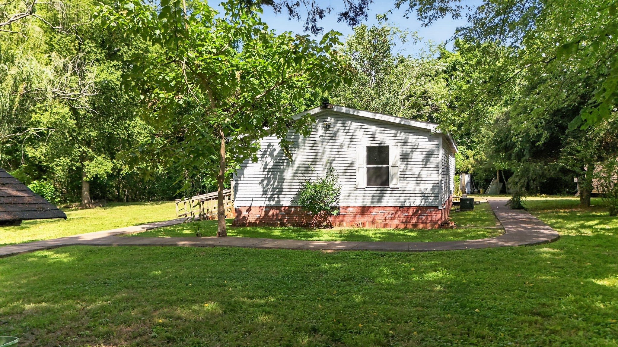 4884 Blackman Rd