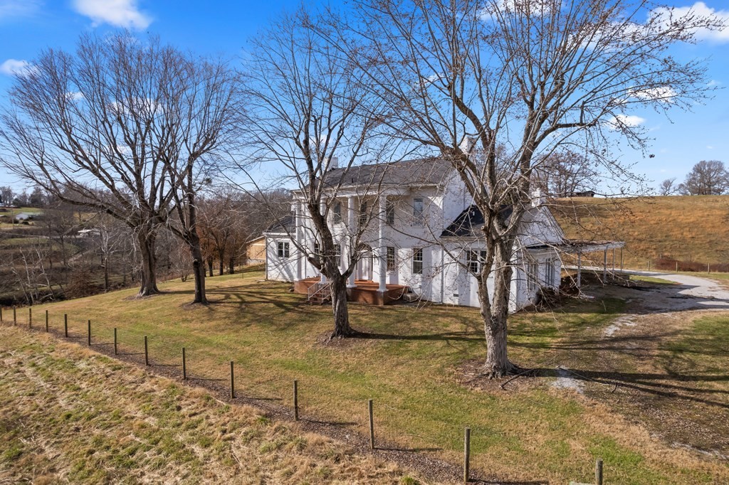 899 Messenger Rd