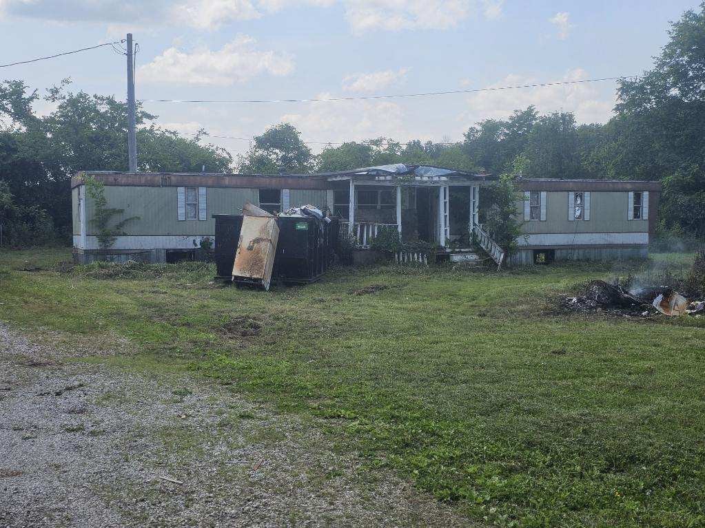 13 Davis Ln N 13 and 15
