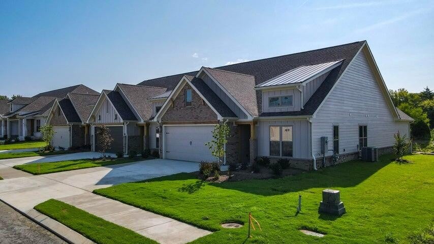 166 Arthur Lane NW