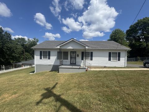 1221 Vine St Clarksville TN 37040