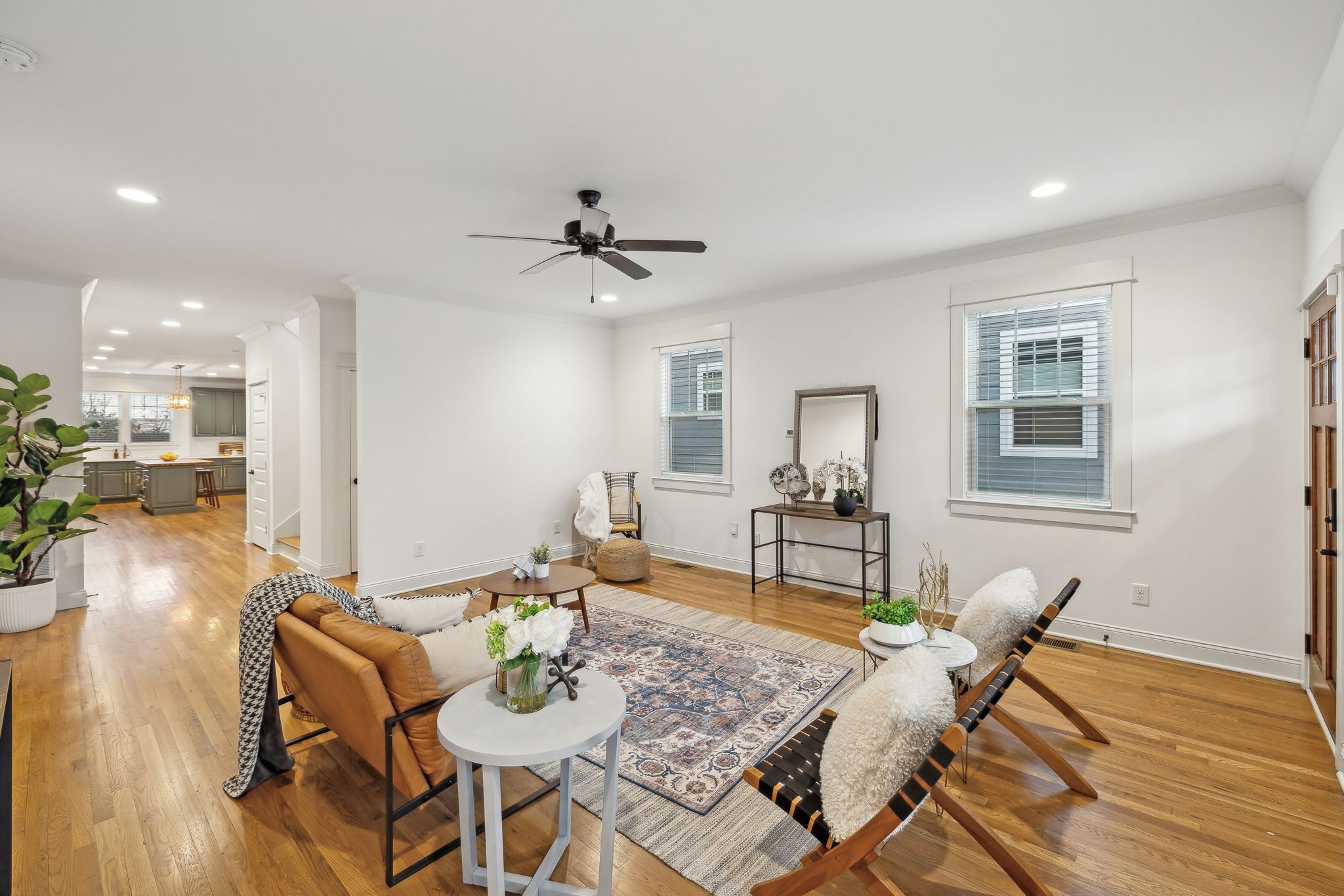 Nashville, Tennessee 37210, United States, 3 Bedrooms Bedrooms, ,3 BathroomsBathrooms,Residential,Pending,7907