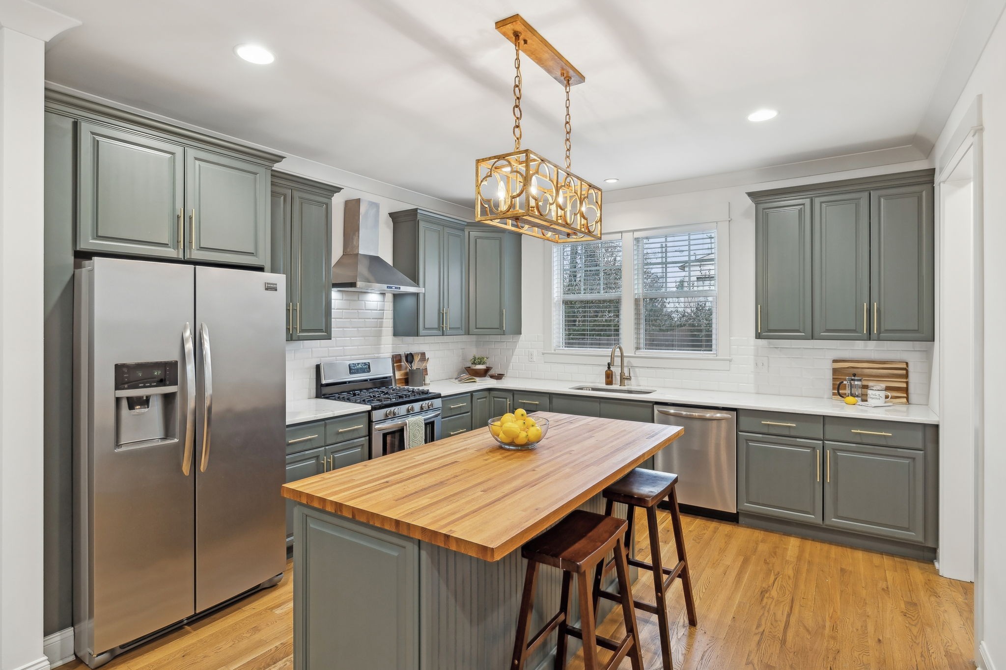 Nashville, Tennessee 37210, United States, 3 Bedrooms Bedrooms, ,3 BathroomsBathrooms,Residential,Pending,7907