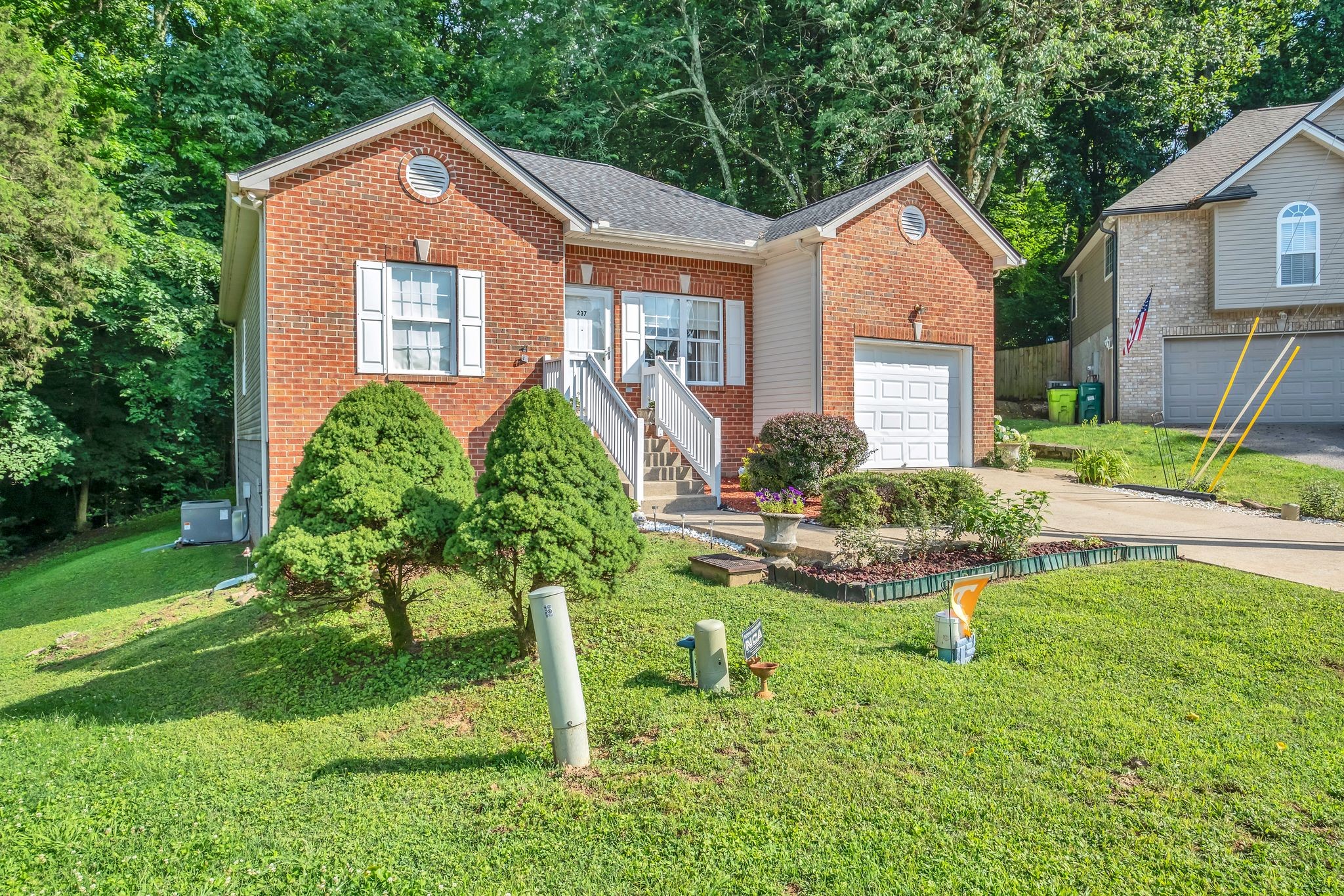 237 Woodmaker Ct