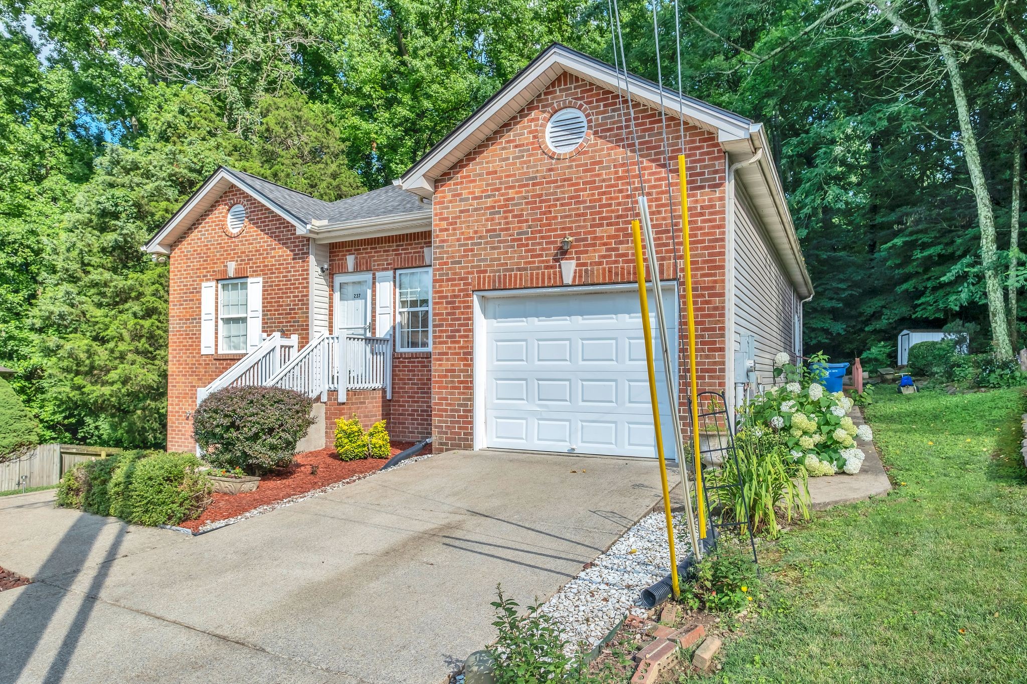 237 Woodmaker Ct