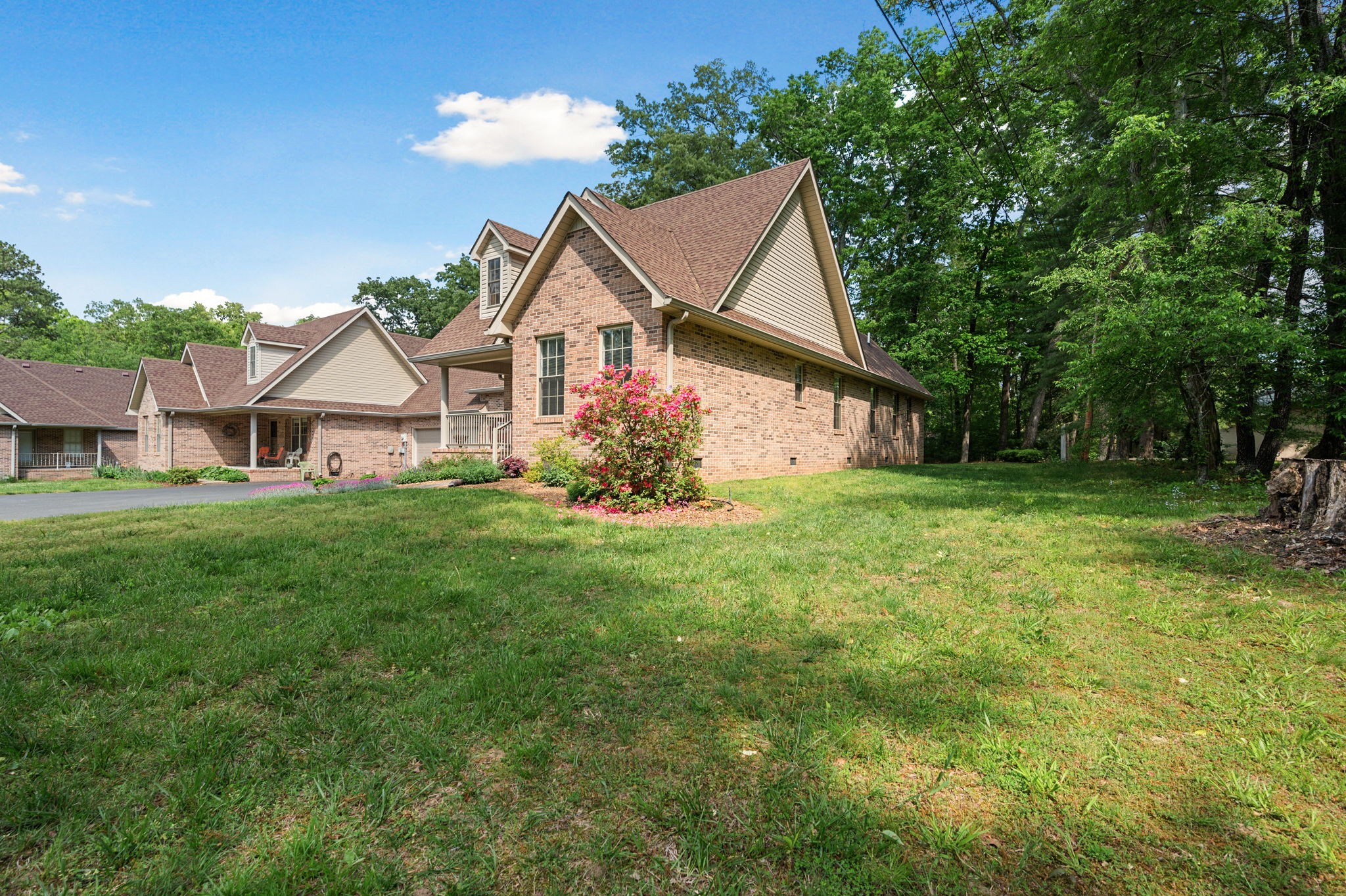 806 Forrest Dr