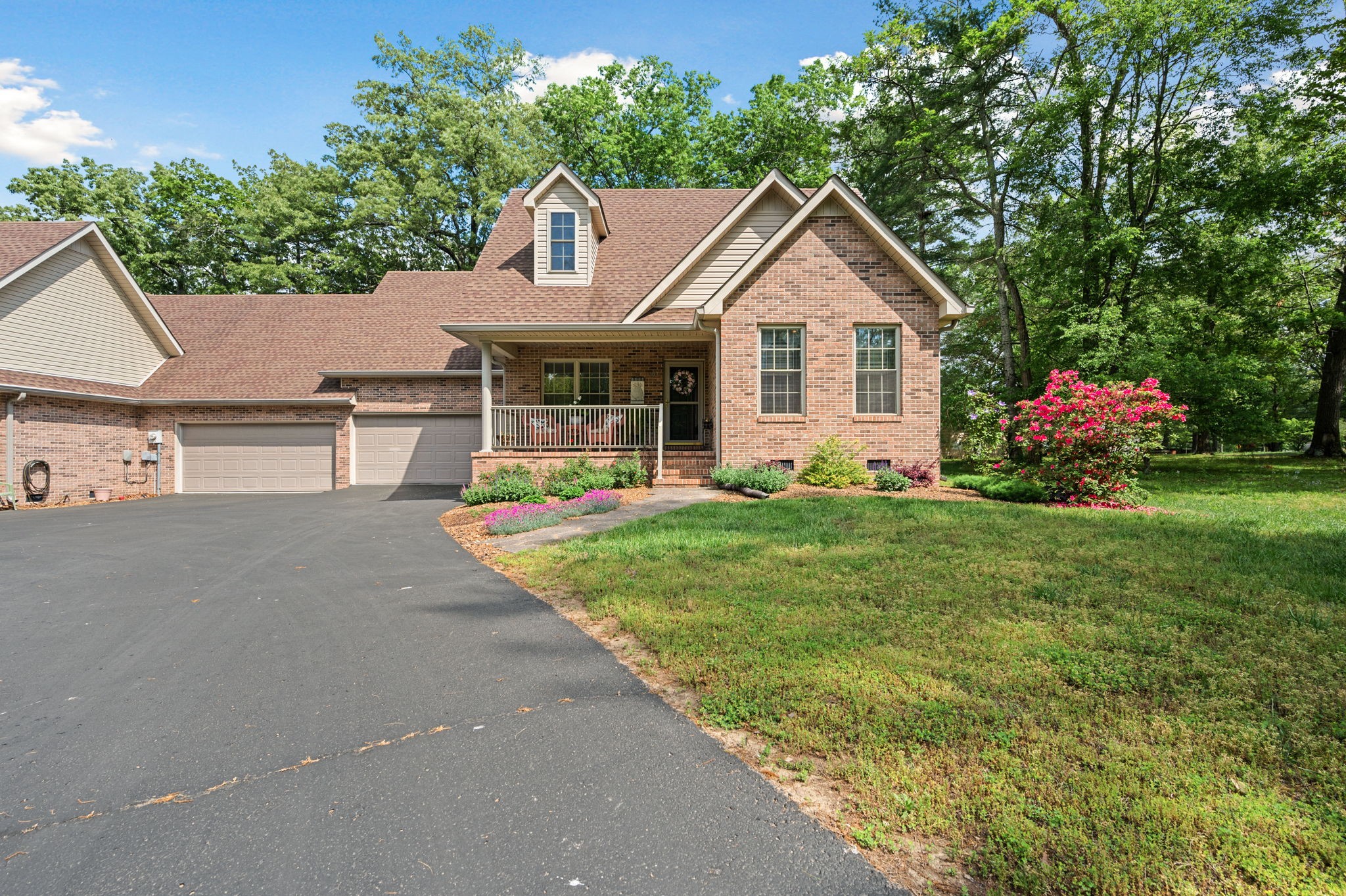 806 Forrest Dr