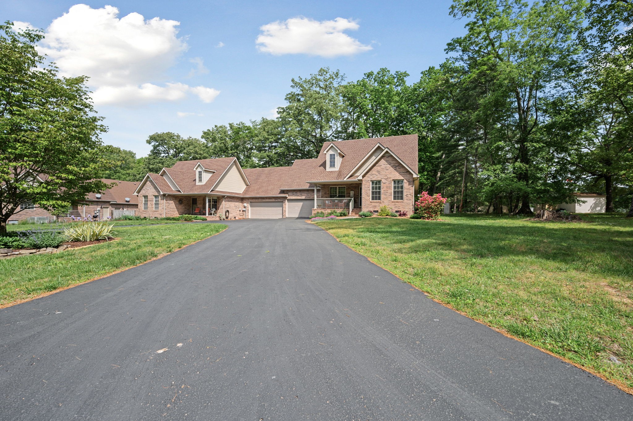806 Forrest Dr