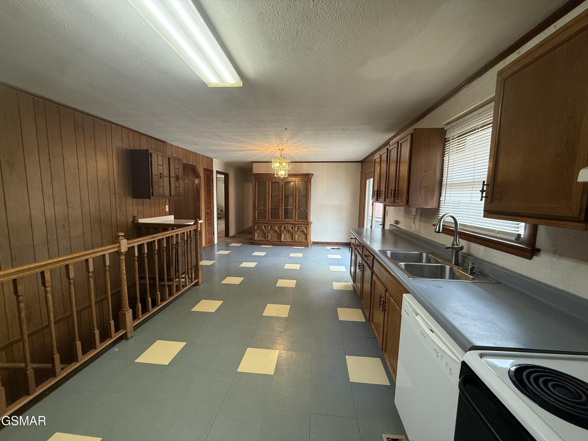 1342 Edwina-Bridgeport Road