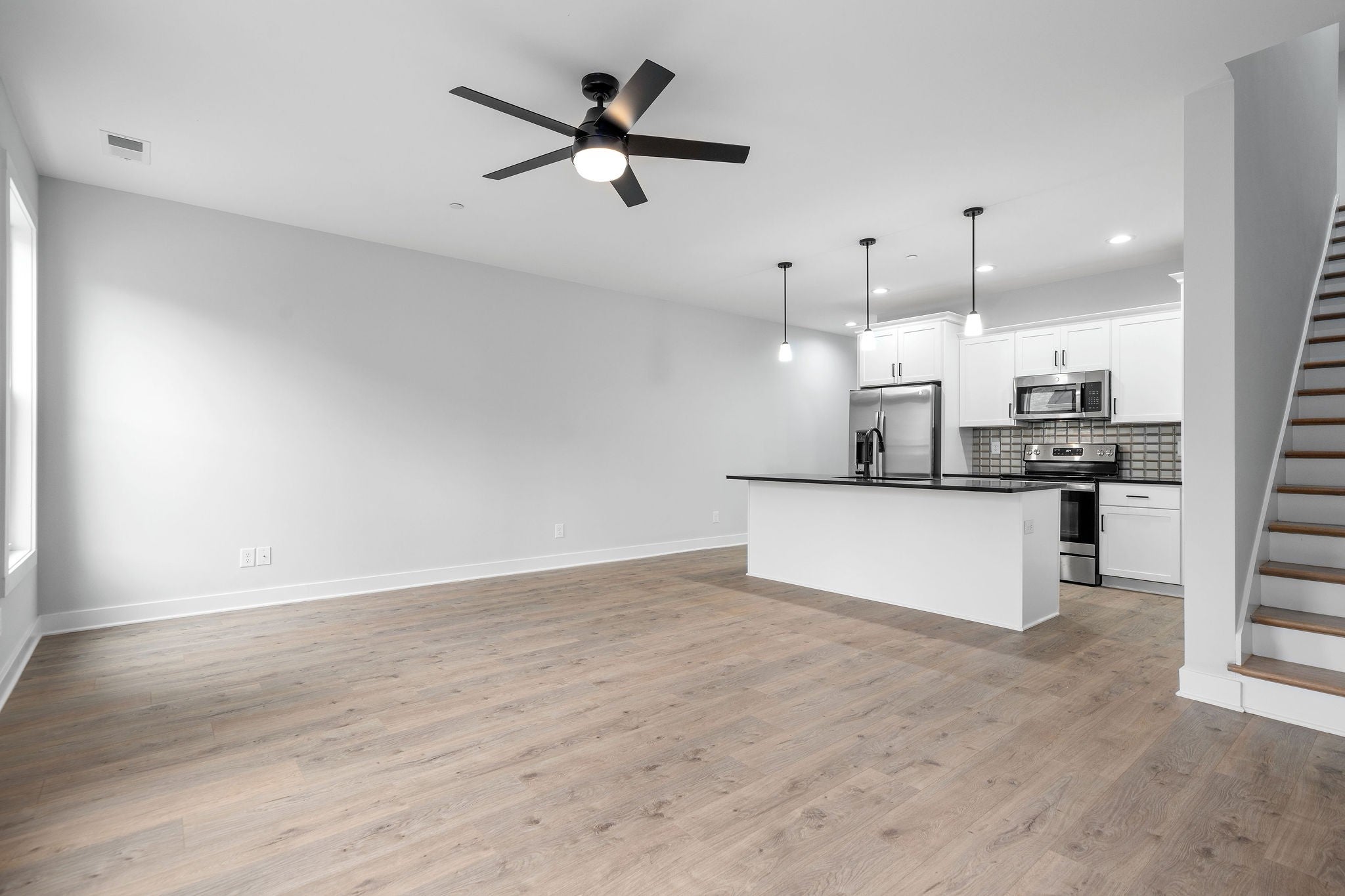 120 Savannah Ave