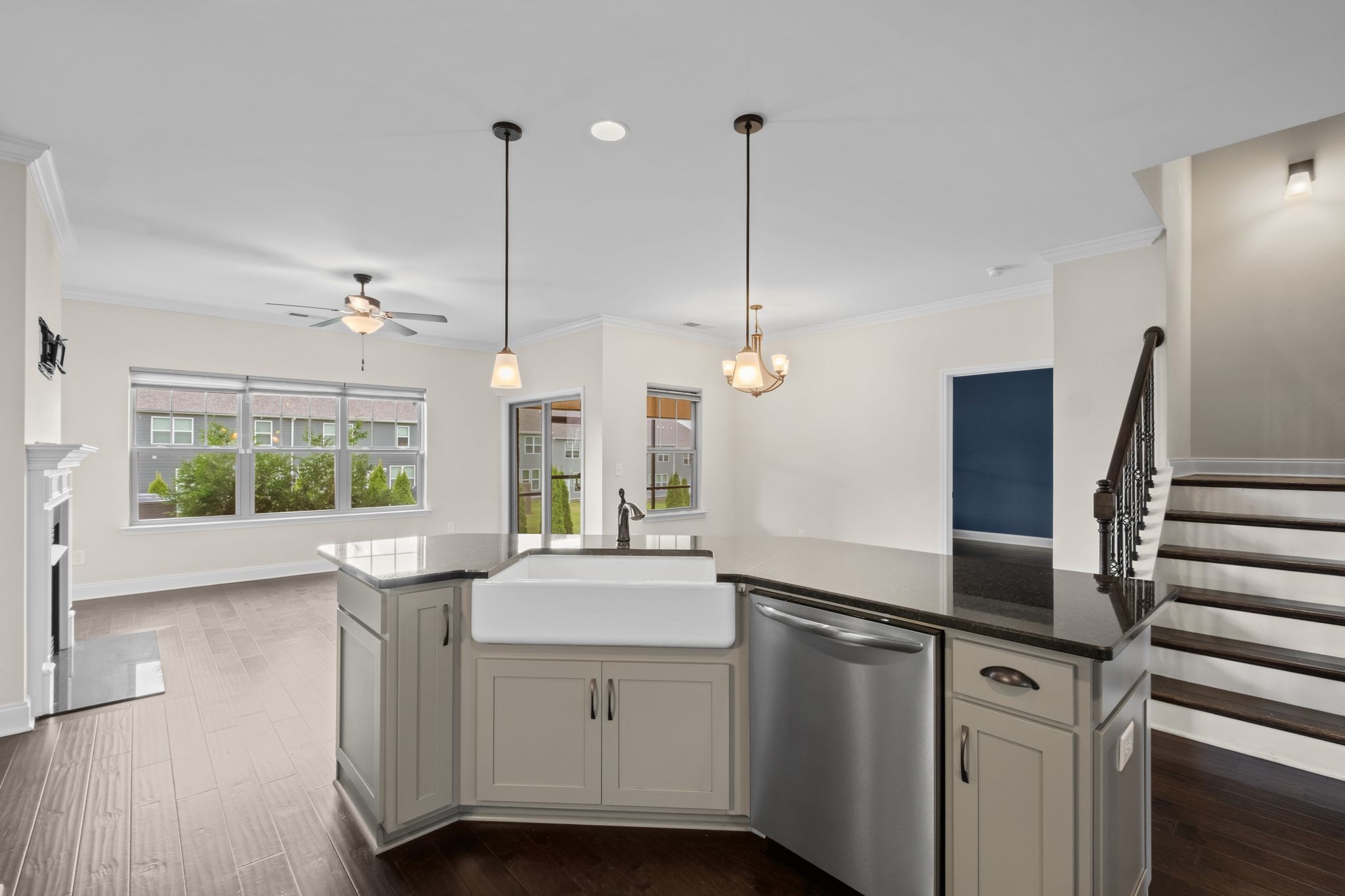 3056 Huntsman Dr