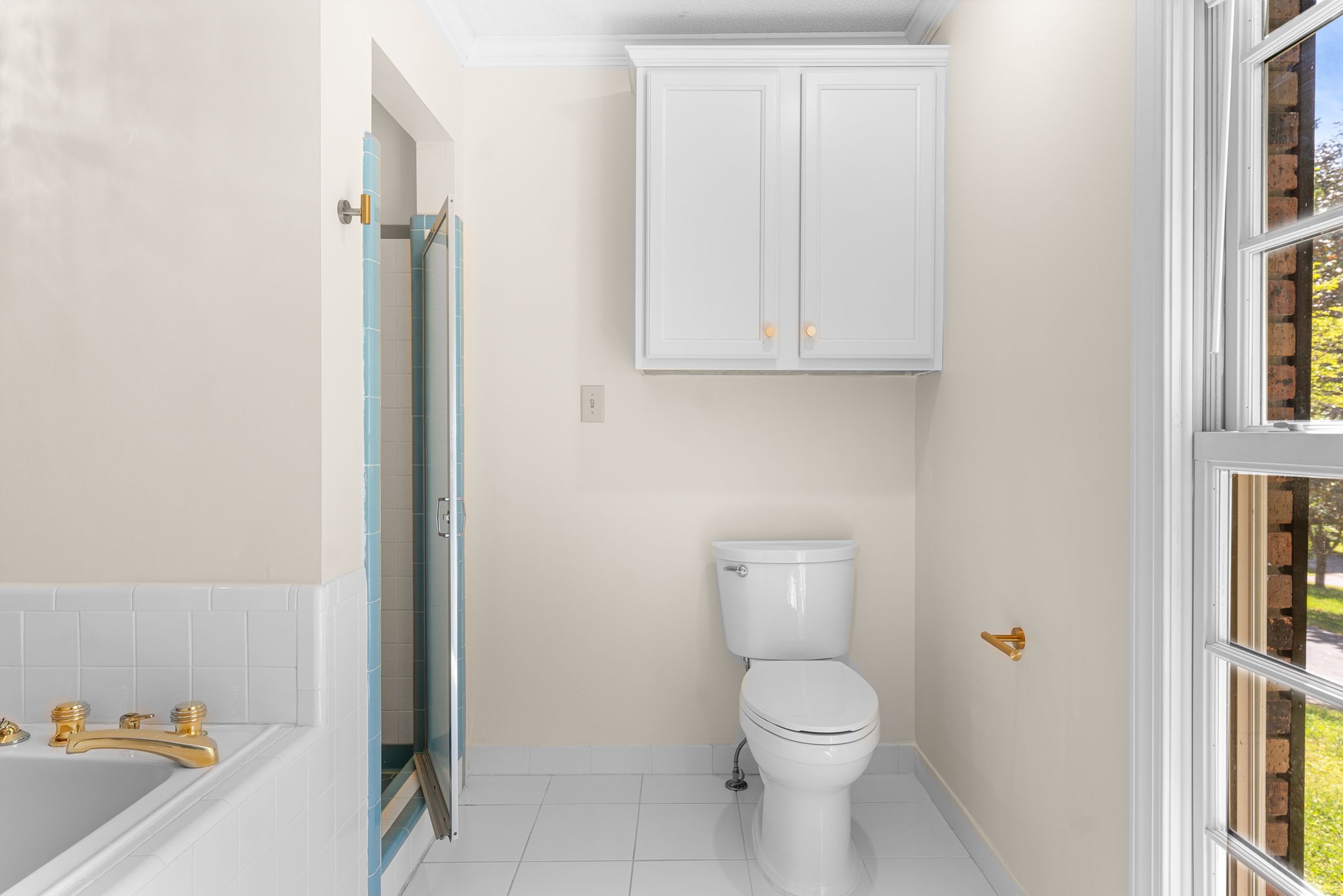 Clarksville, Tennessee 37043, United States, 3 Bedrooms Bedrooms, ,3 BathroomsBathrooms,Residential,Active,216976