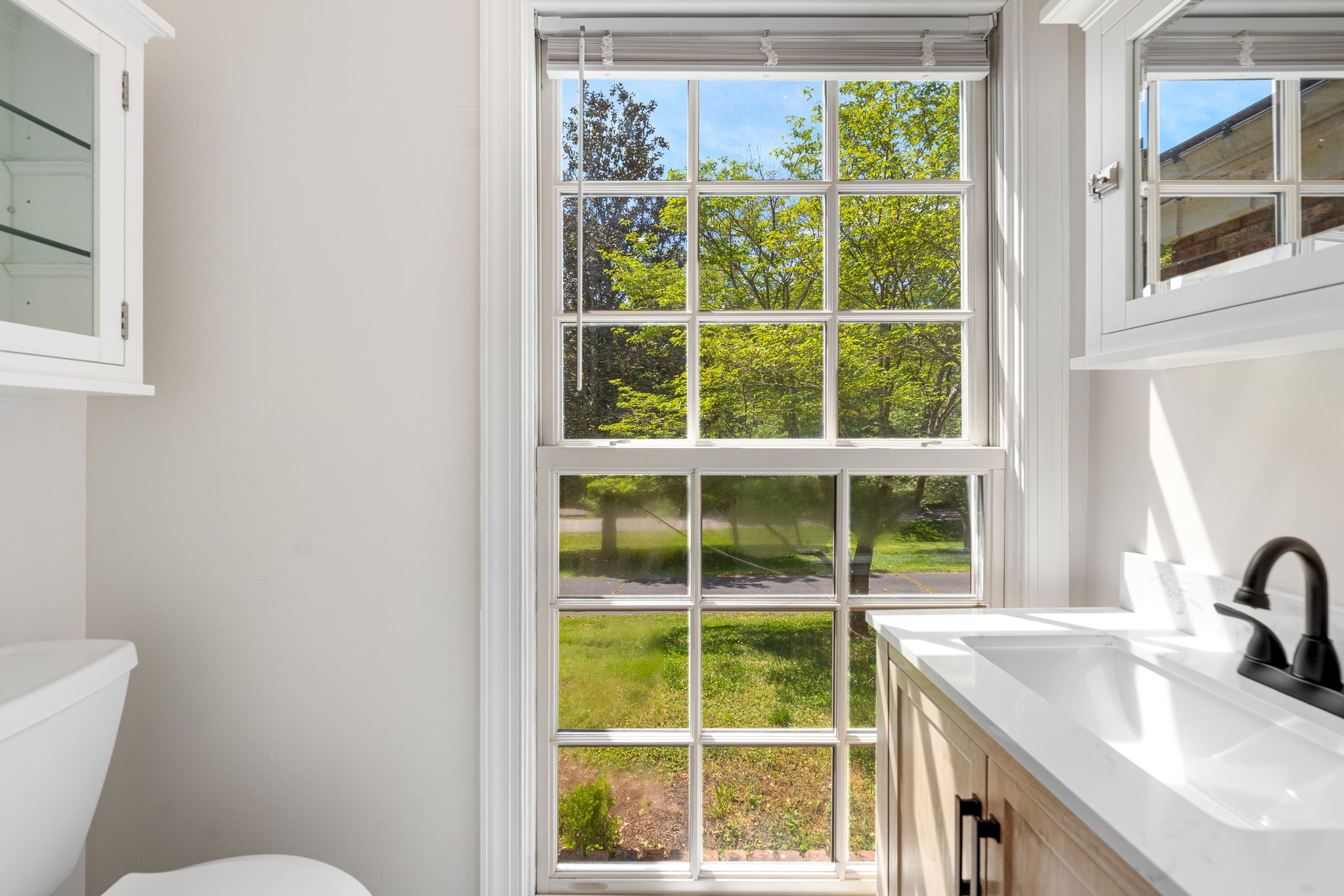 Clarksville, Tennessee 37043, United States, 3 Bedrooms Bedrooms, ,3 BathroomsBathrooms,Residential,Active,216976