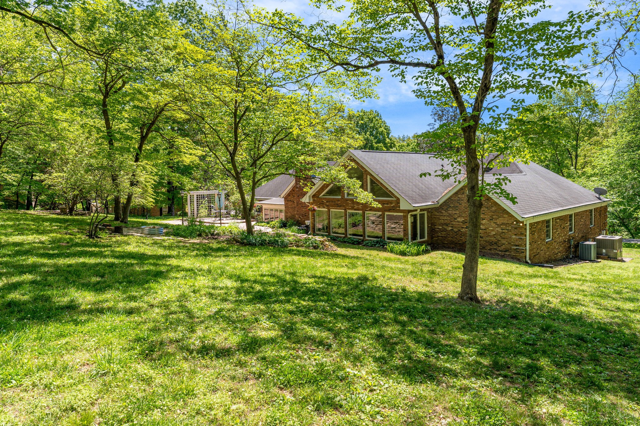 Clarksville, Tennessee 37043, United States, 3 Bedrooms Bedrooms, ,3 BathroomsBathrooms,Residential,Active,216976