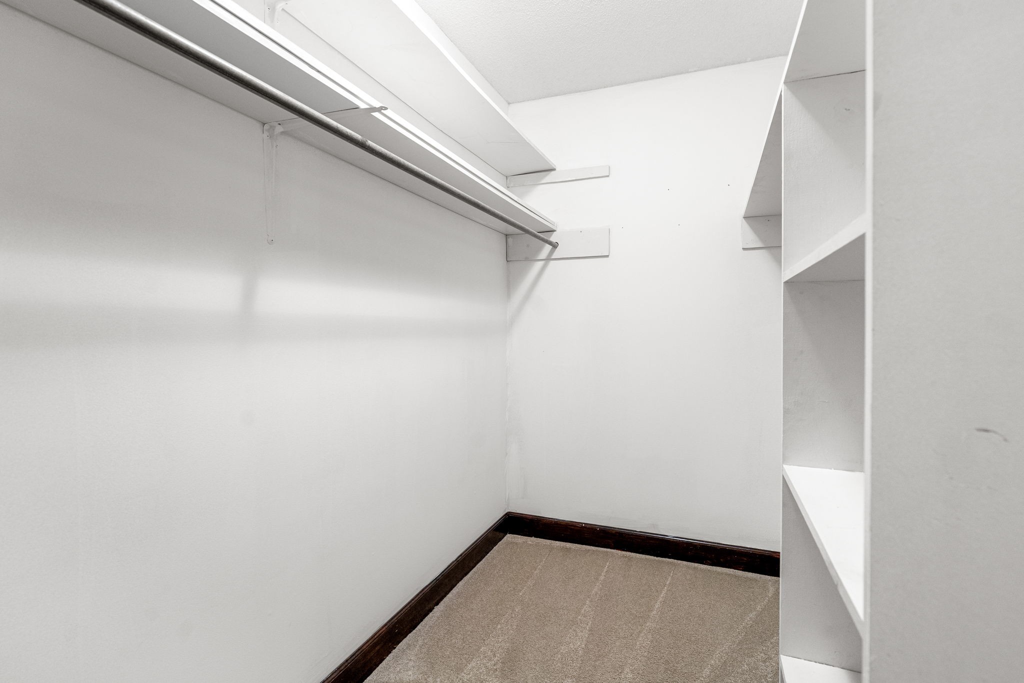 Clarksville, Tennessee 37043, United States, 3 Bedrooms Bedrooms, ,3 BathroomsBathrooms,Residential,Active,216976