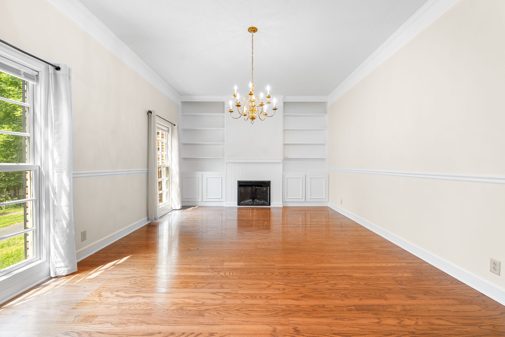 Clarksville, Tennessee 37043, United States, 3 Bedrooms Bedrooms, ,3 BathroomsBathrooms,Residential,Active,216976