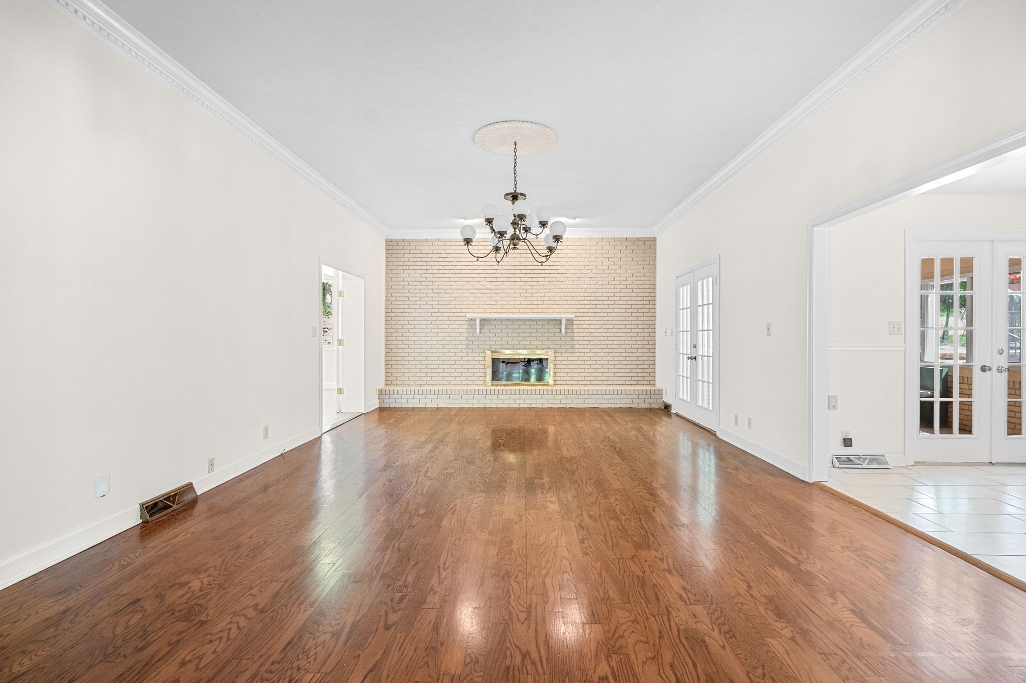 Clarksville, Tennessee 37043, United States, 3 Bedrooms Bedrooms, ,3 BathroomsBathrooms,Residential,Active,216976