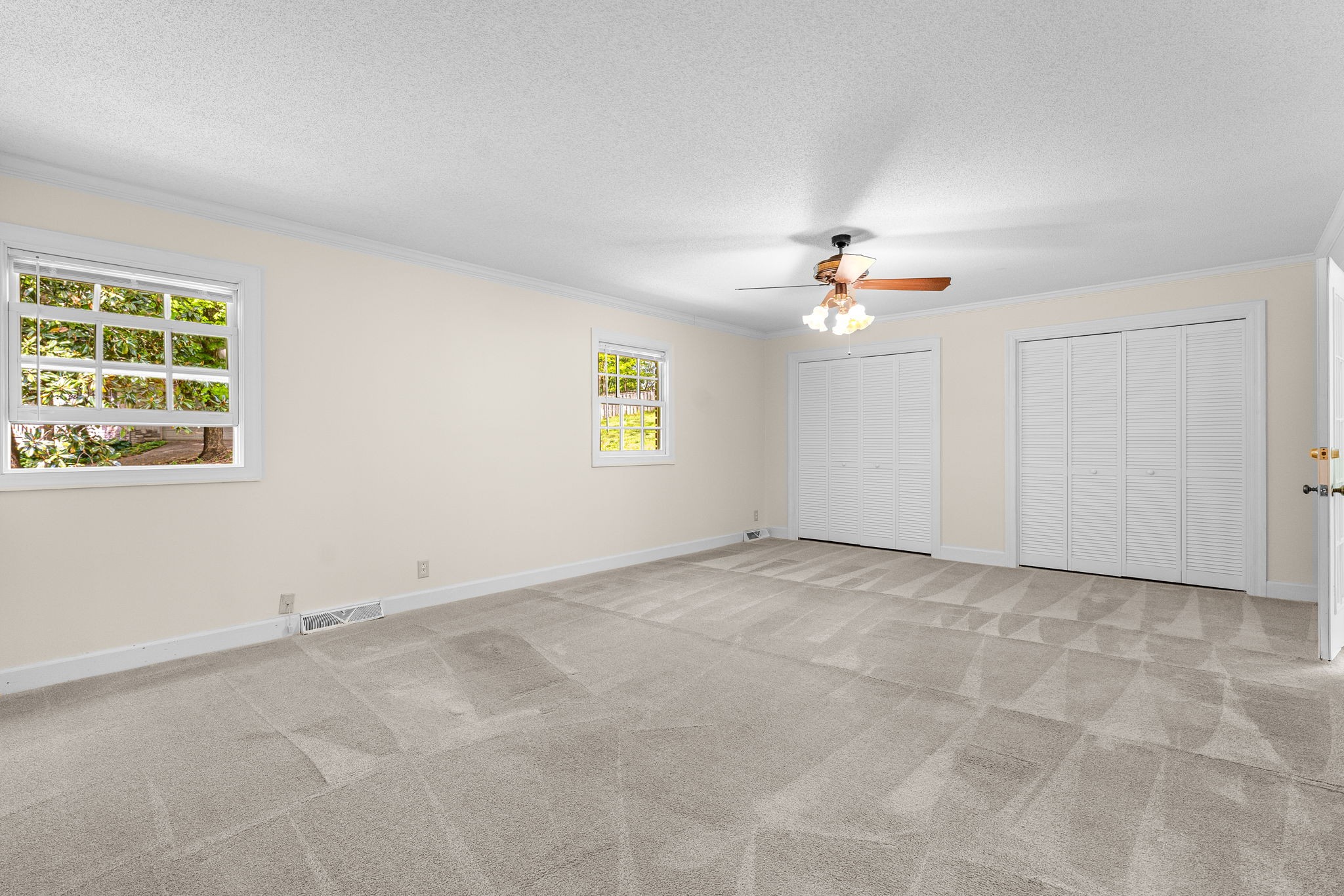 Clarksville, Tennessee 37043, United States, 3 Bedrooms Bedrooms, ,3 BathroomsBathrooms,Residential,Active,216976