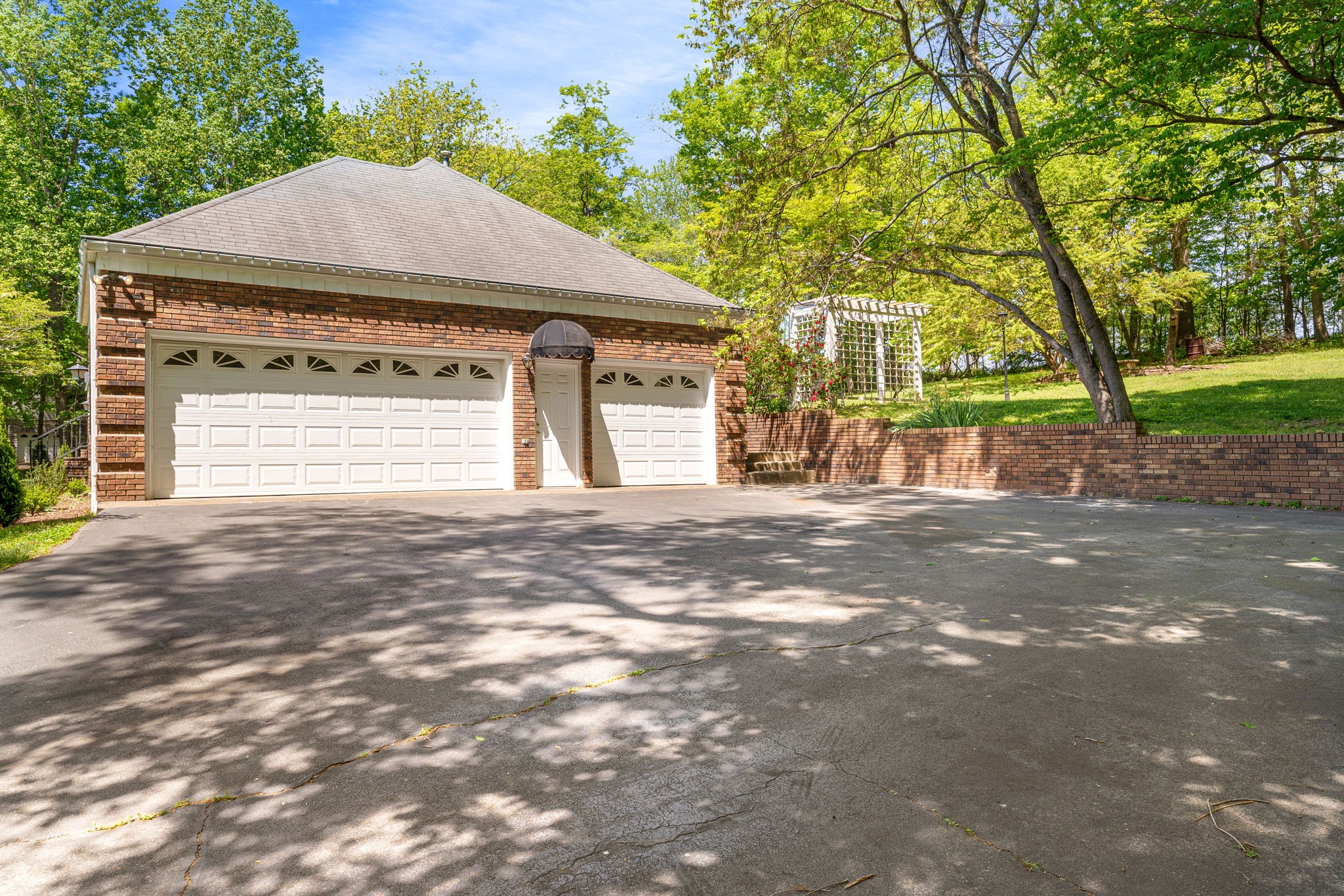 Clarksville, Tennessee 37043, United States, 3 Bedrooms Bedrooms, ,3 BathroomsBathrooms,Residential,Active,216976