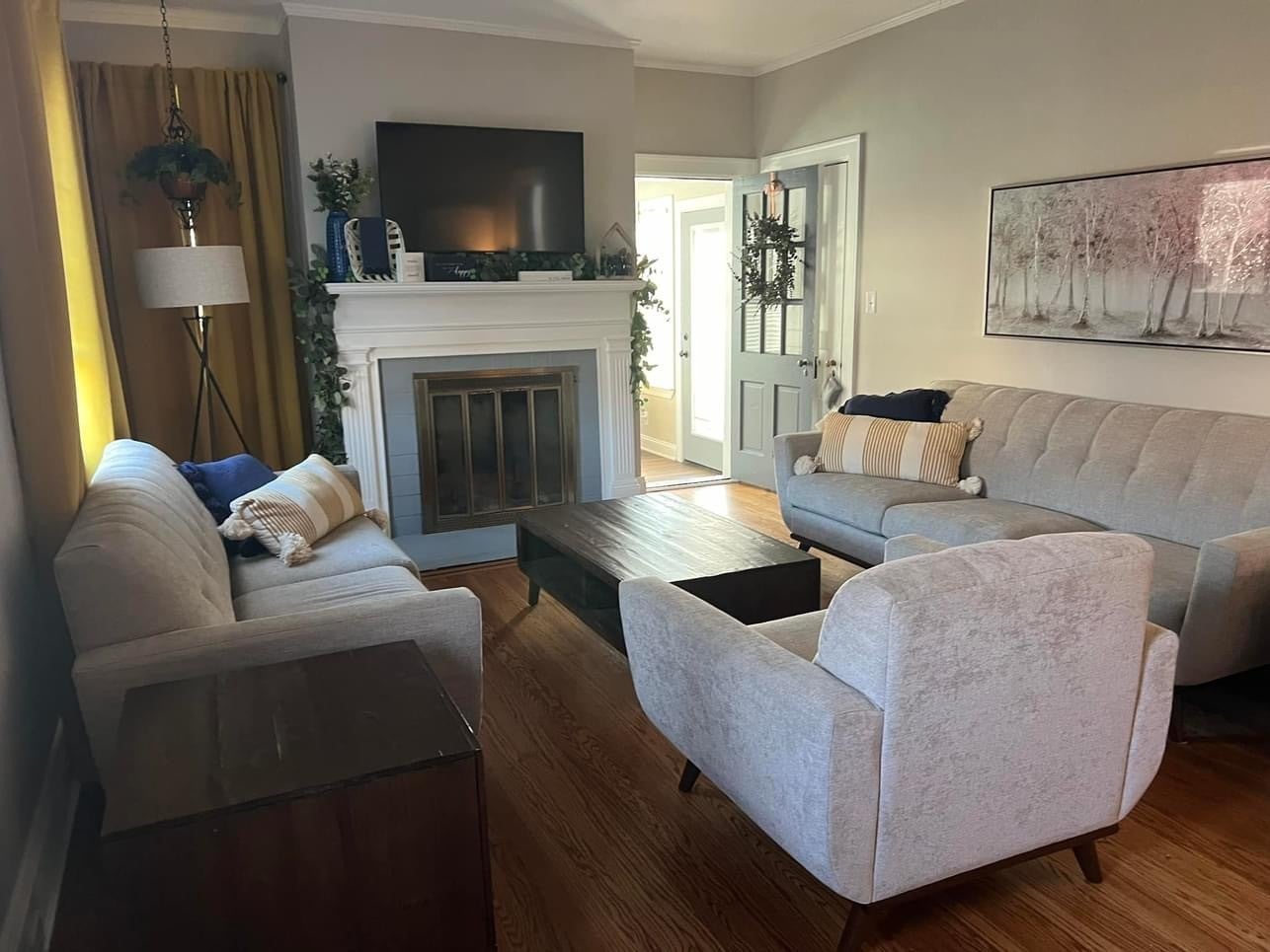 606 Anderson Dr