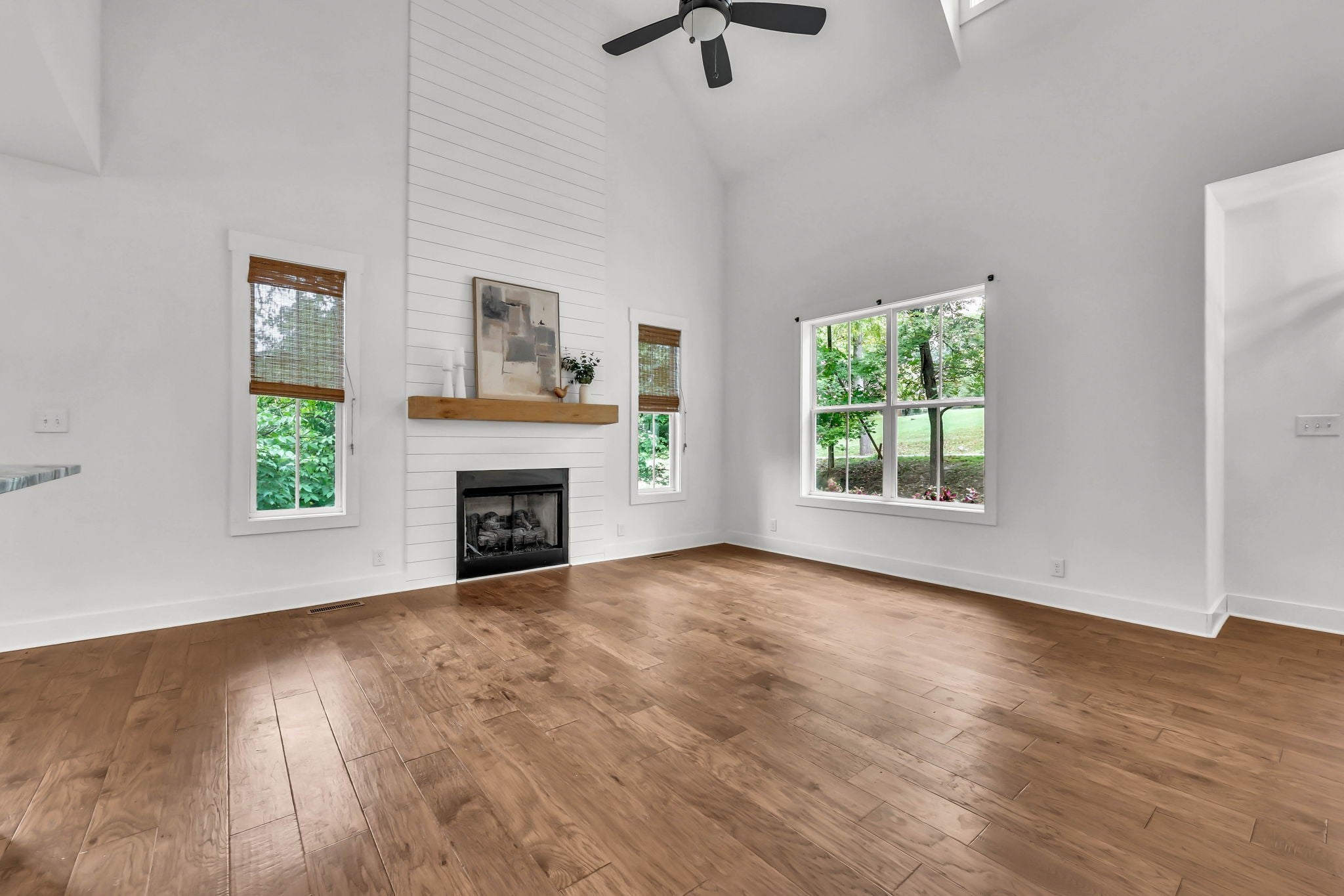 2880 Scenic Dr