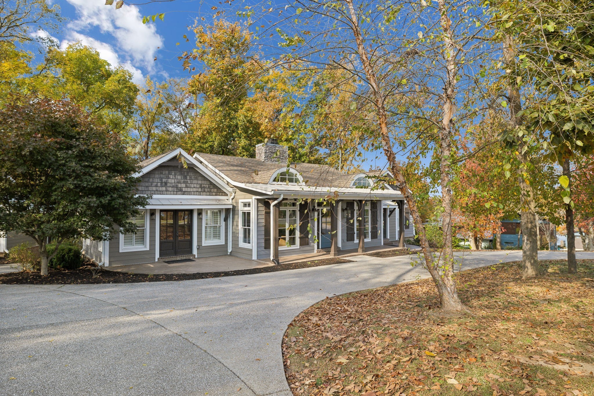 301 Anchor Ln