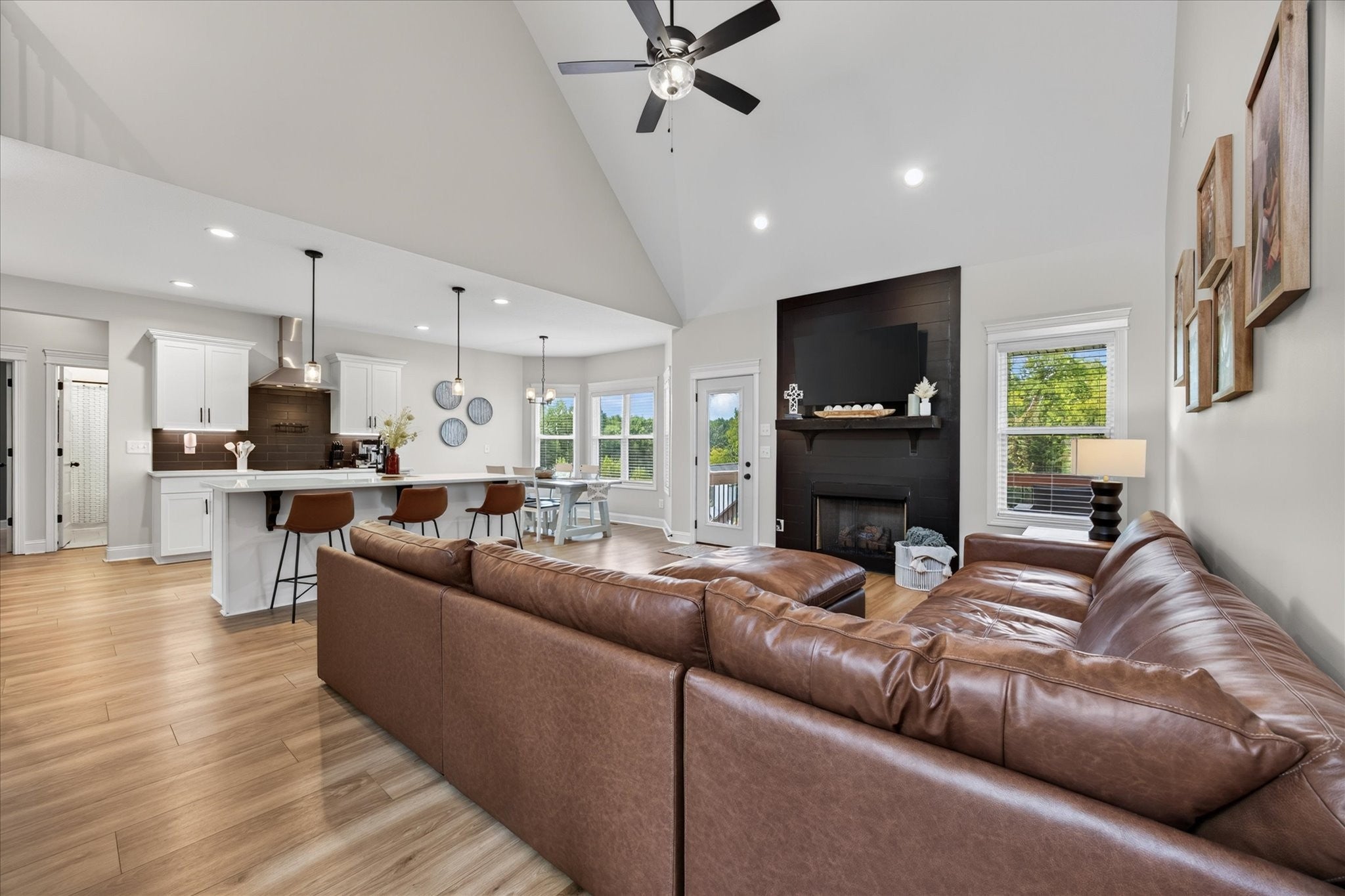 434 Crestwicke Ct