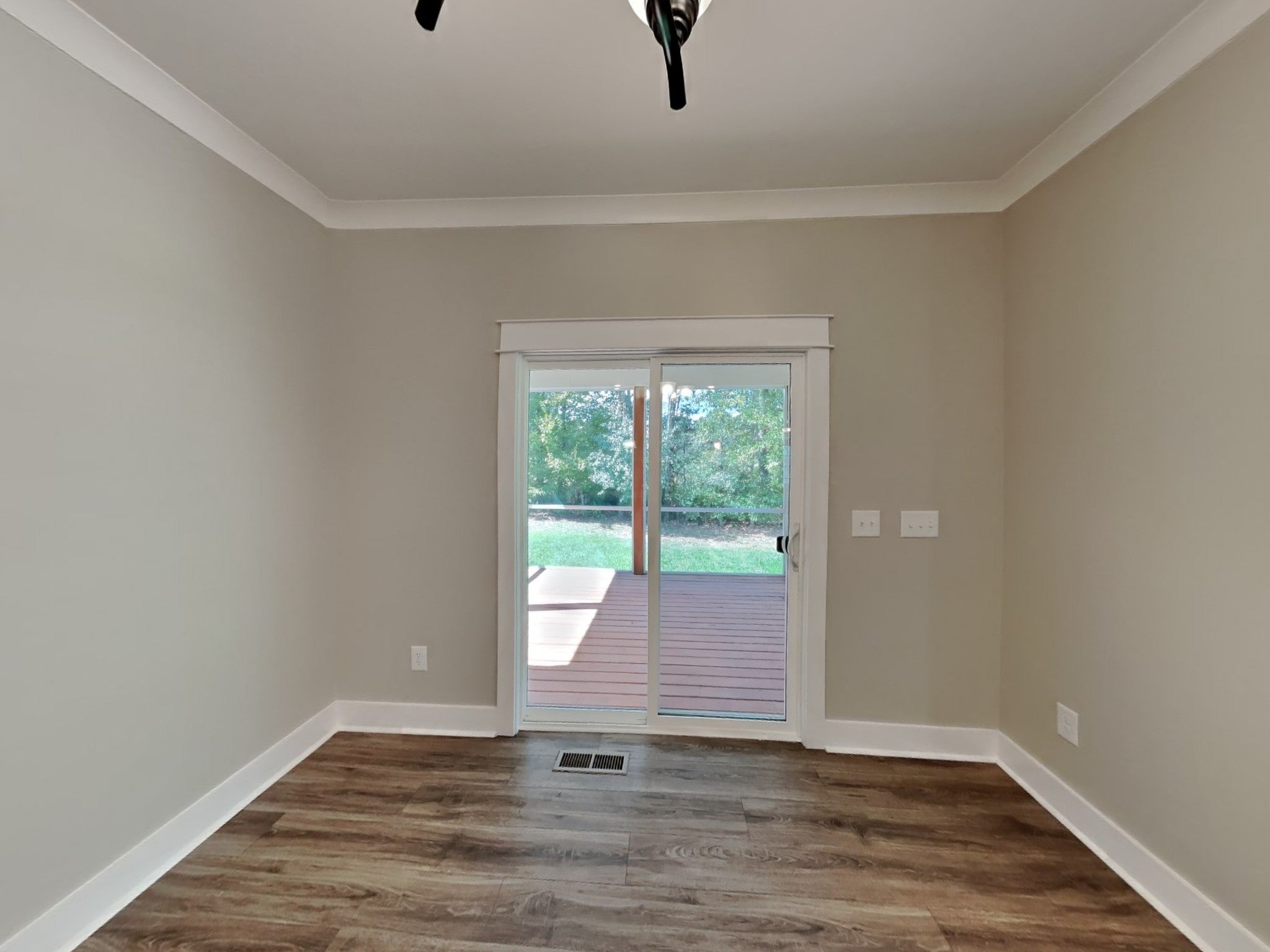 1406 Cotillion Dr