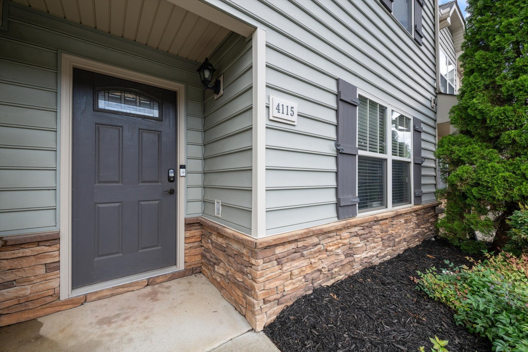 4115 War Emblem Ln