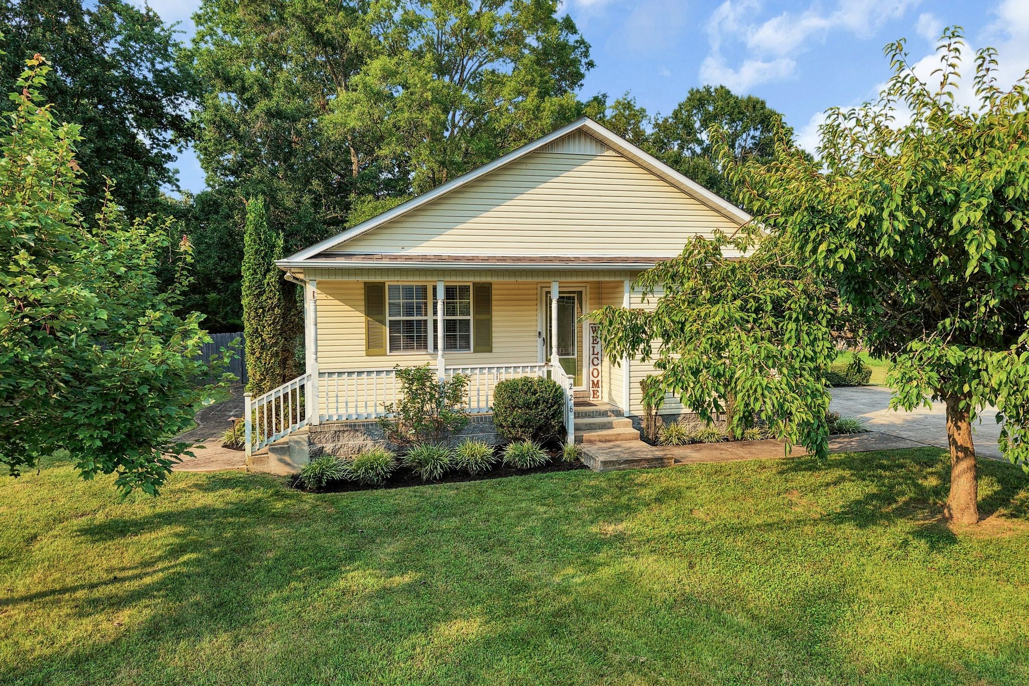 226 W Doak Rd
