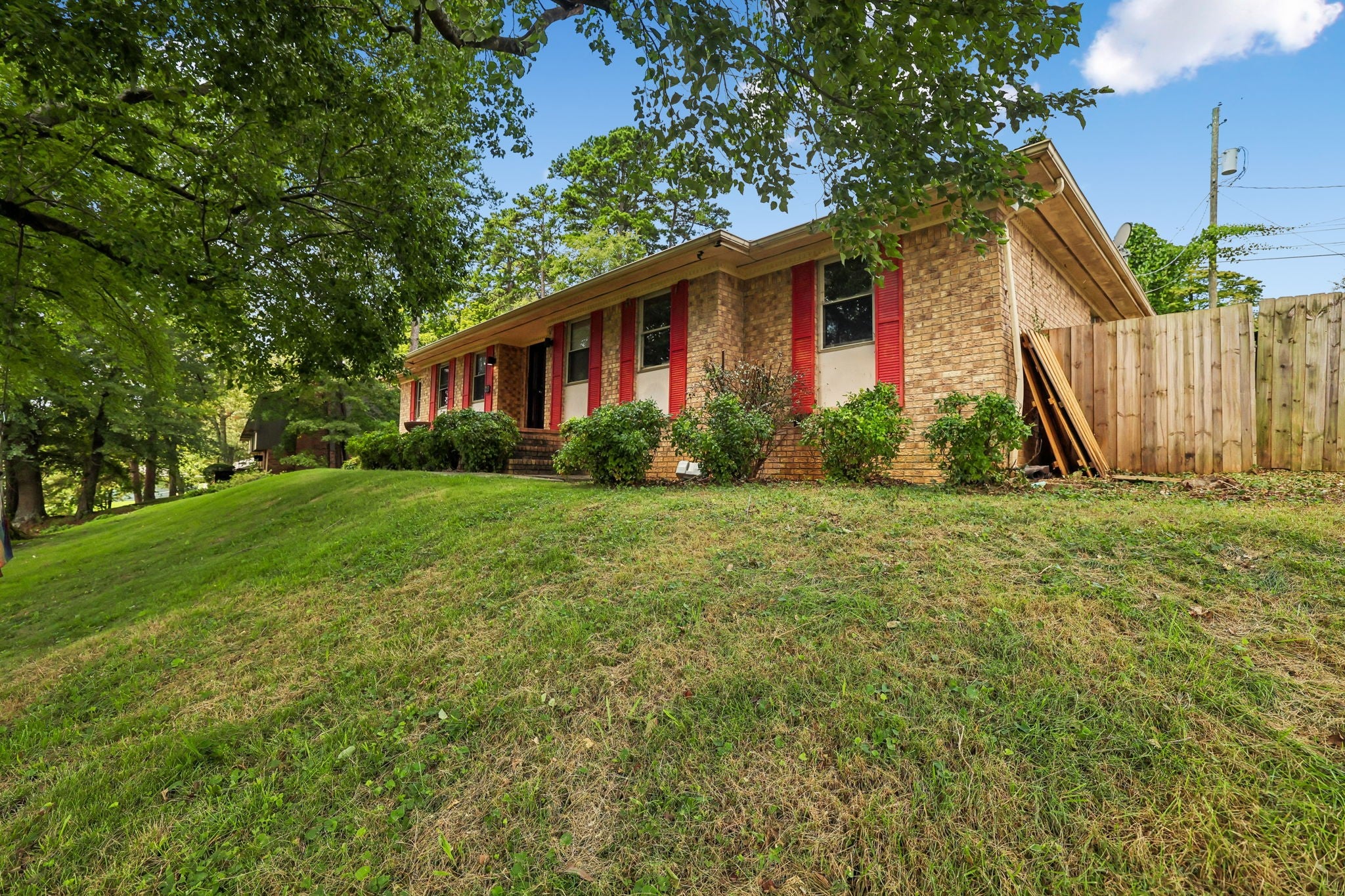 913 Belvoir Hills Cir