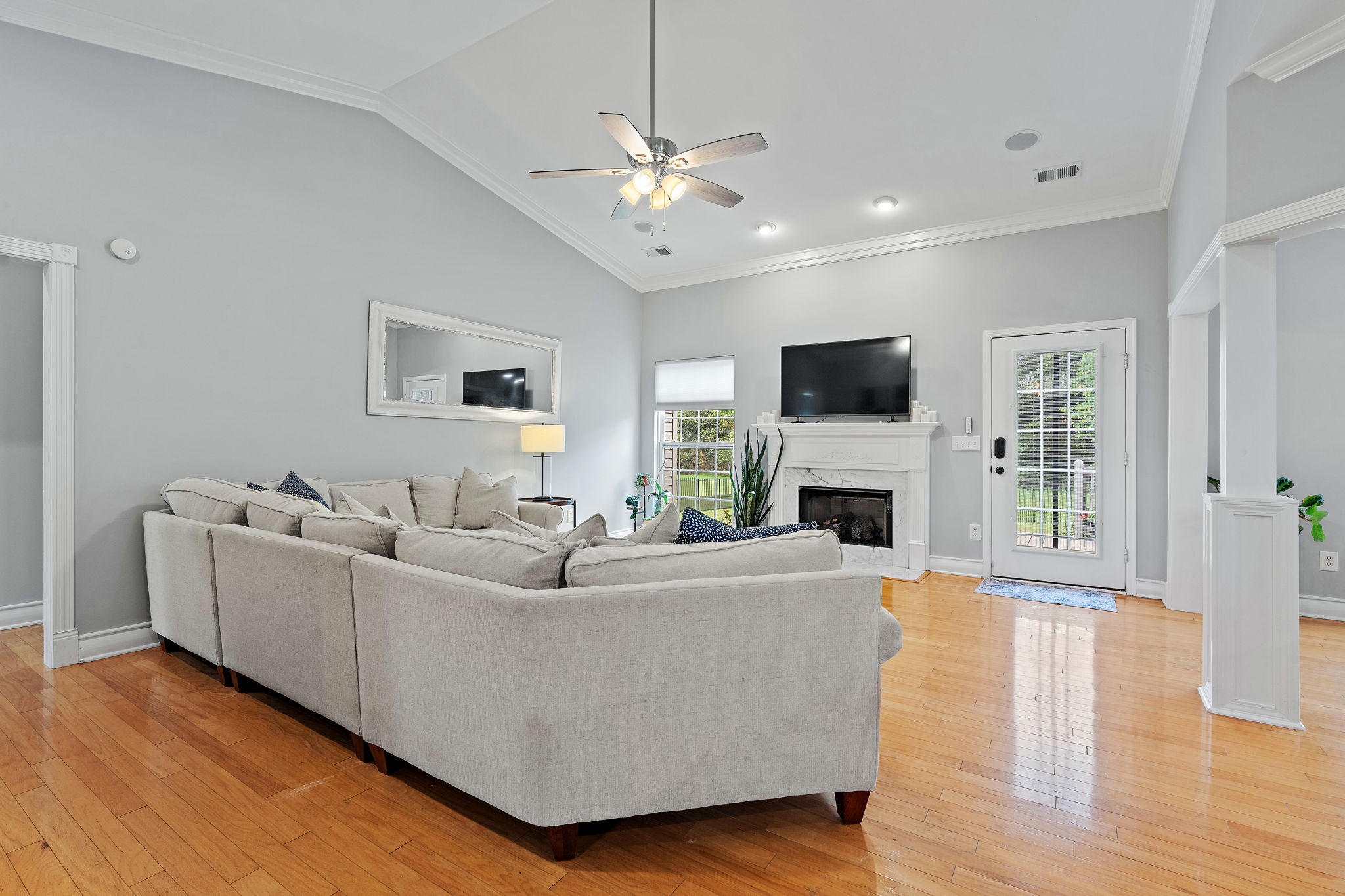 1025 Countess Ln