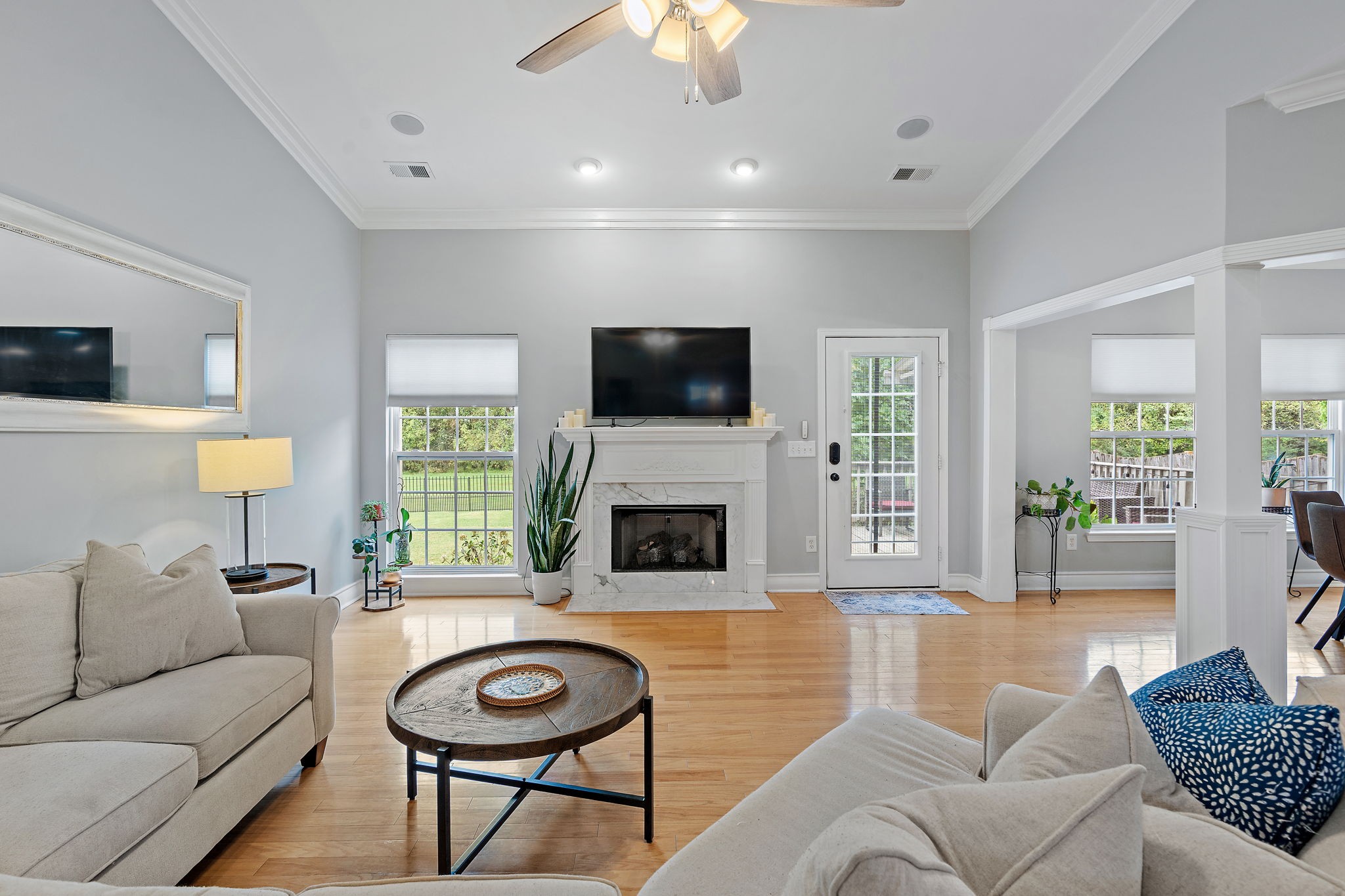 1025 Countess Ln