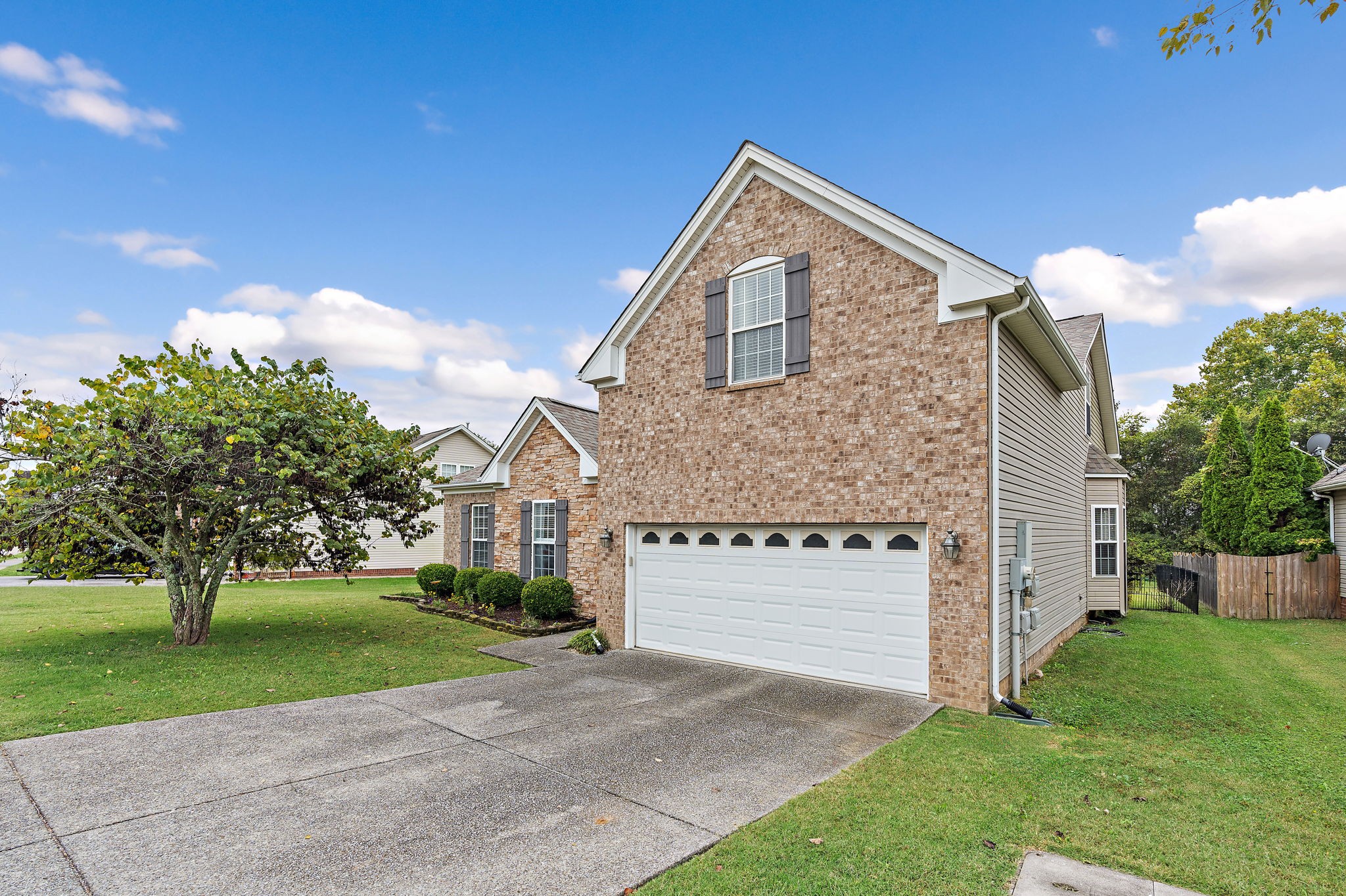 1025 Countess Ln