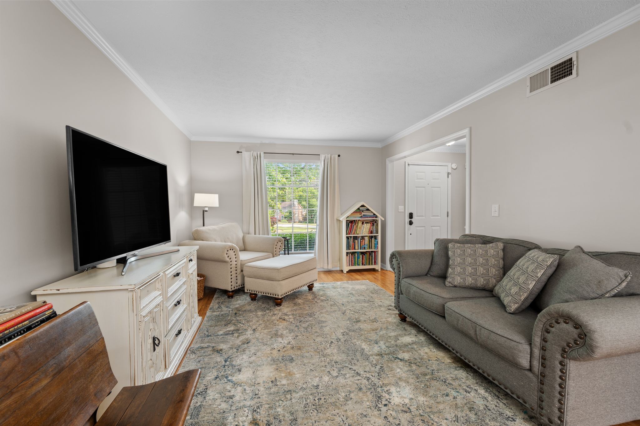 2216 Falcon Creek Dr
