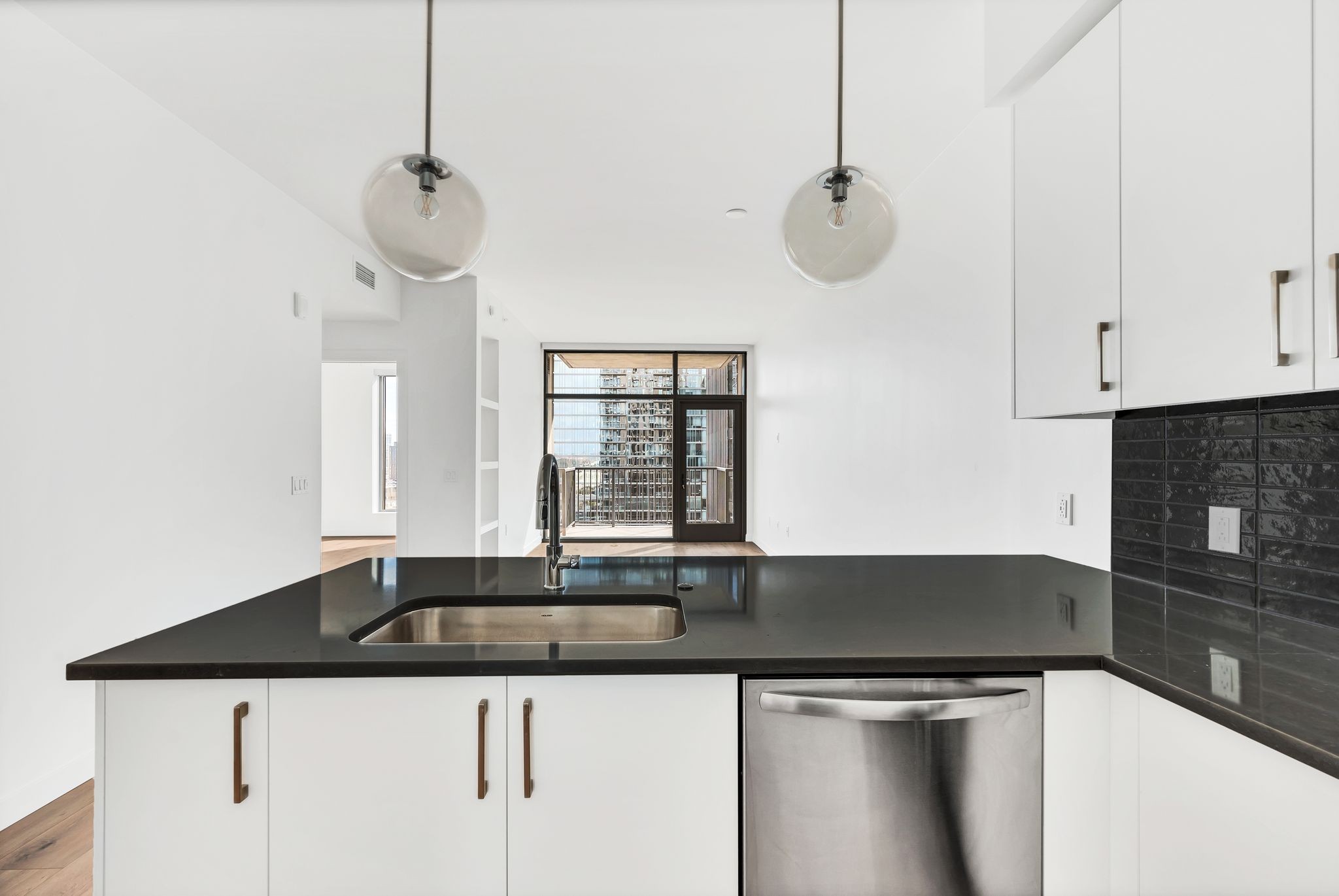 Nashville, Tennessee 37203, United States, 1 Bedroom Bedrooms, ,1 BathroomBathrooms,Residential,Active,31252