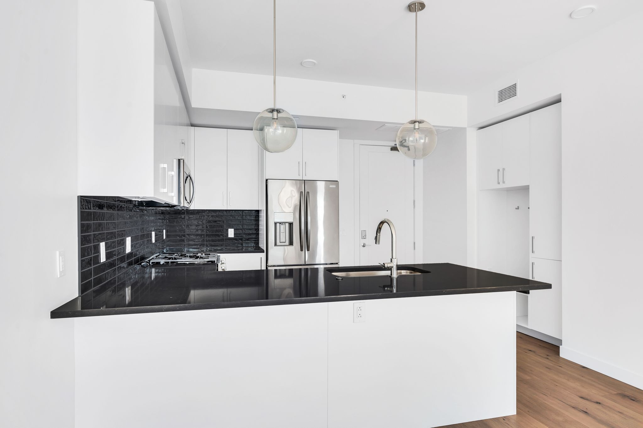 Nashville, Tennessee 37203, United States, 1 Bedroom Bedrooms, ,1 BathroomBathrooms,Residential,Active,31252