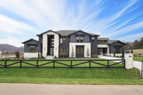 1764 Dean Rd Thompsons Station TN 37179