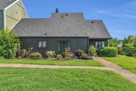 210 Raintree Dr Hermitage TN 37076