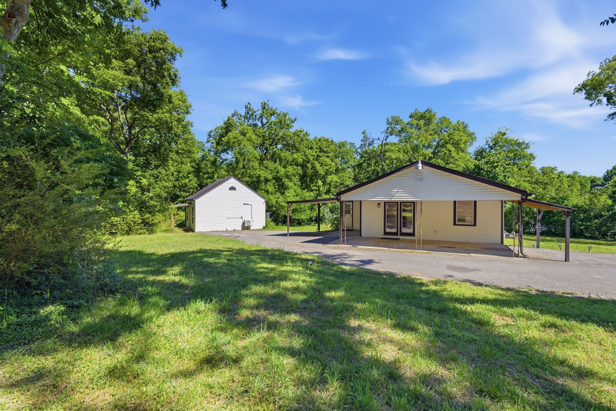 2838 Brunswick Dr