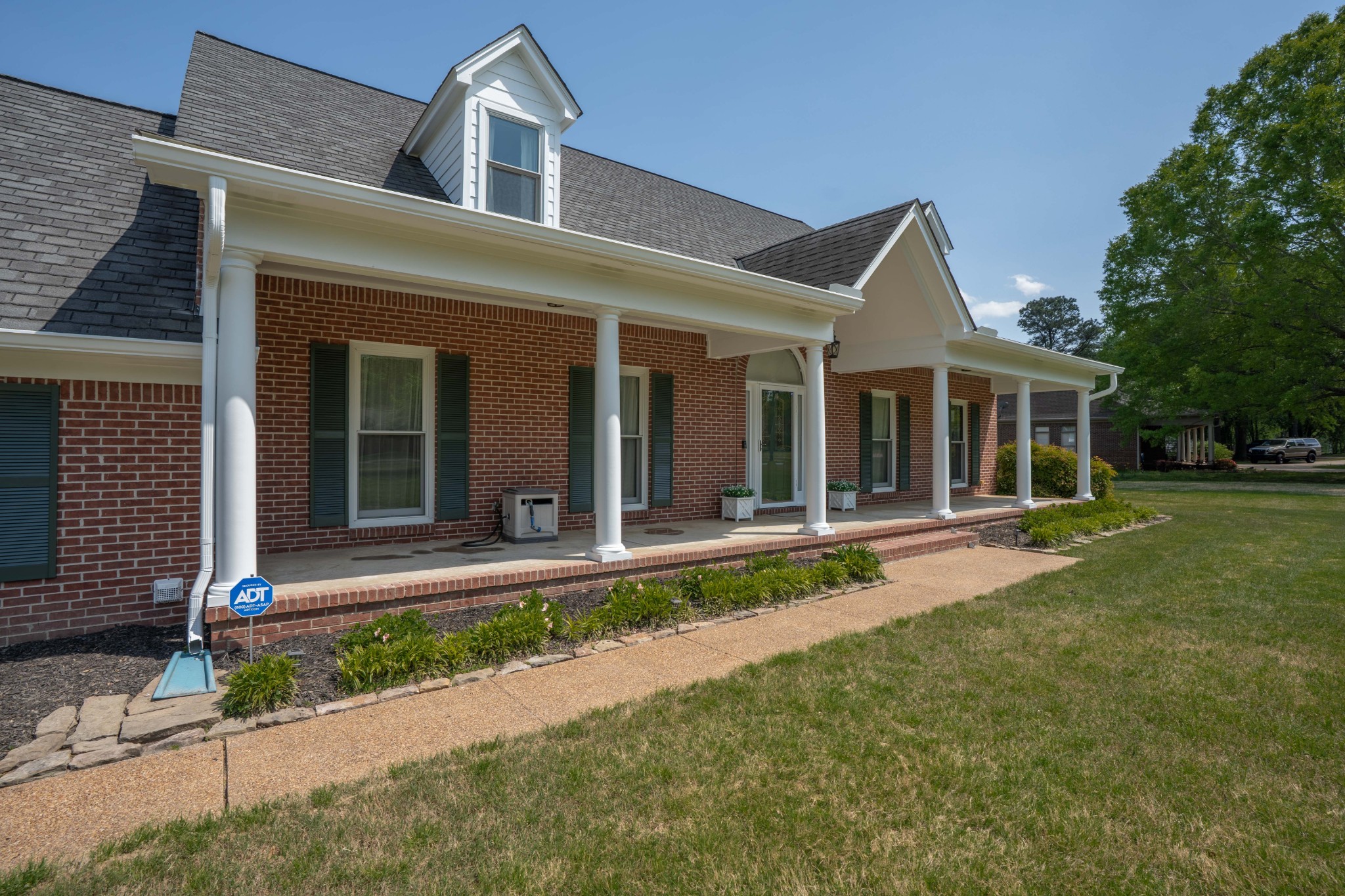 4638 Whiteoaks Ln