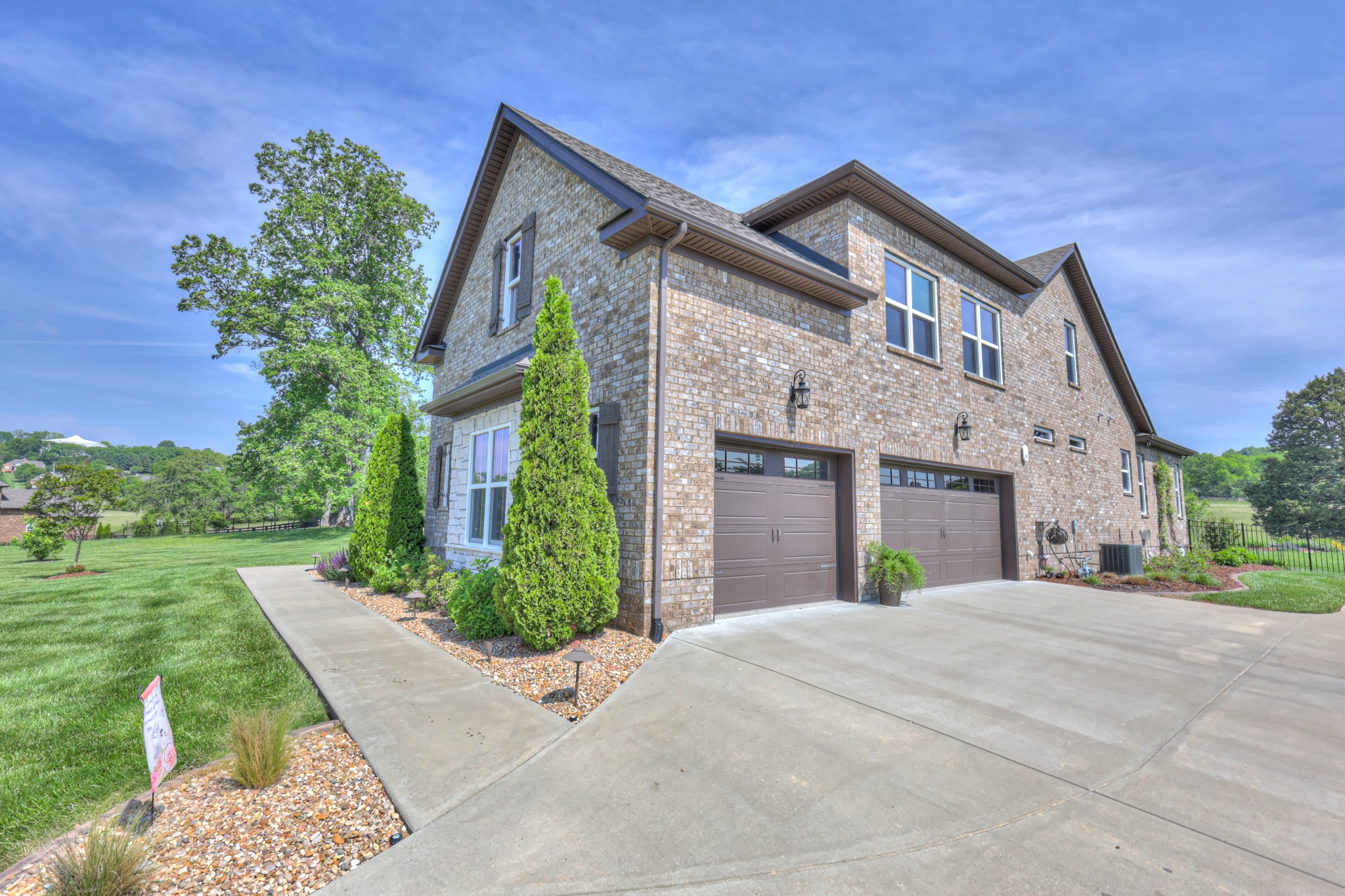 1021 Hideaway Rd